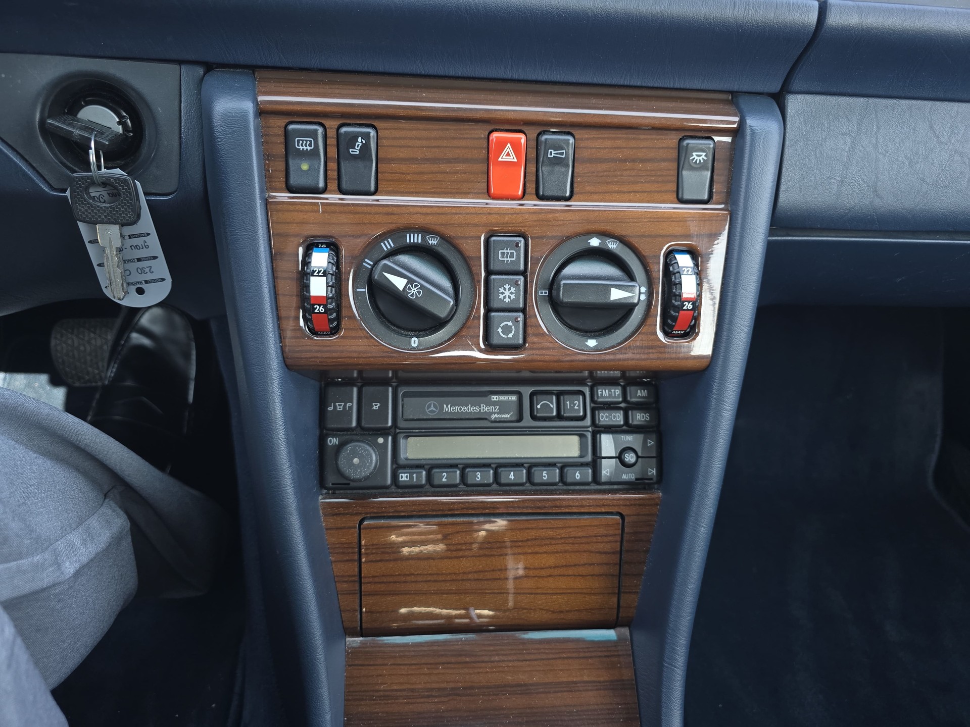 MERCEDES-BENZ 230 - 13