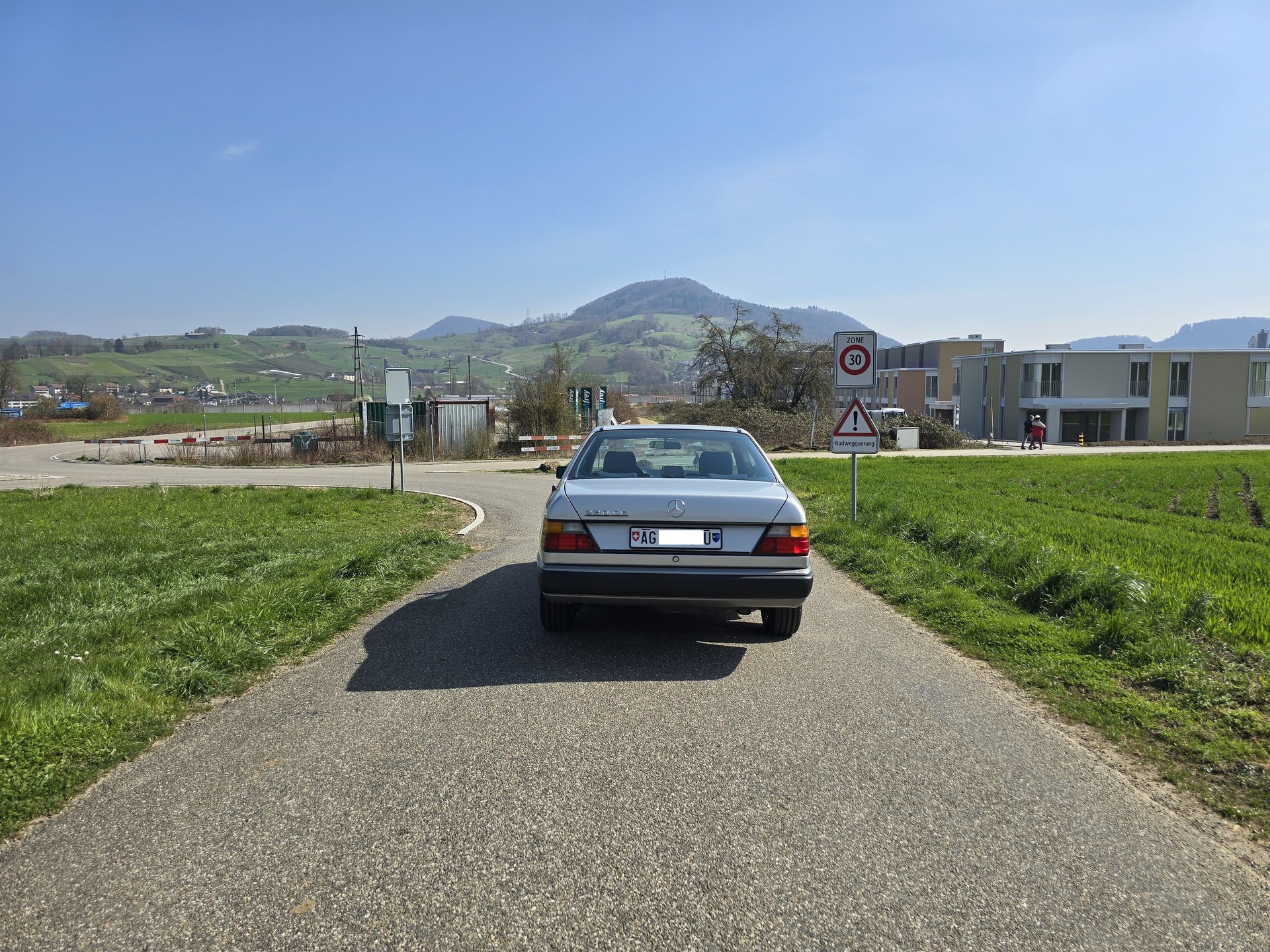 MERCEDES-BENZ 230 - 6