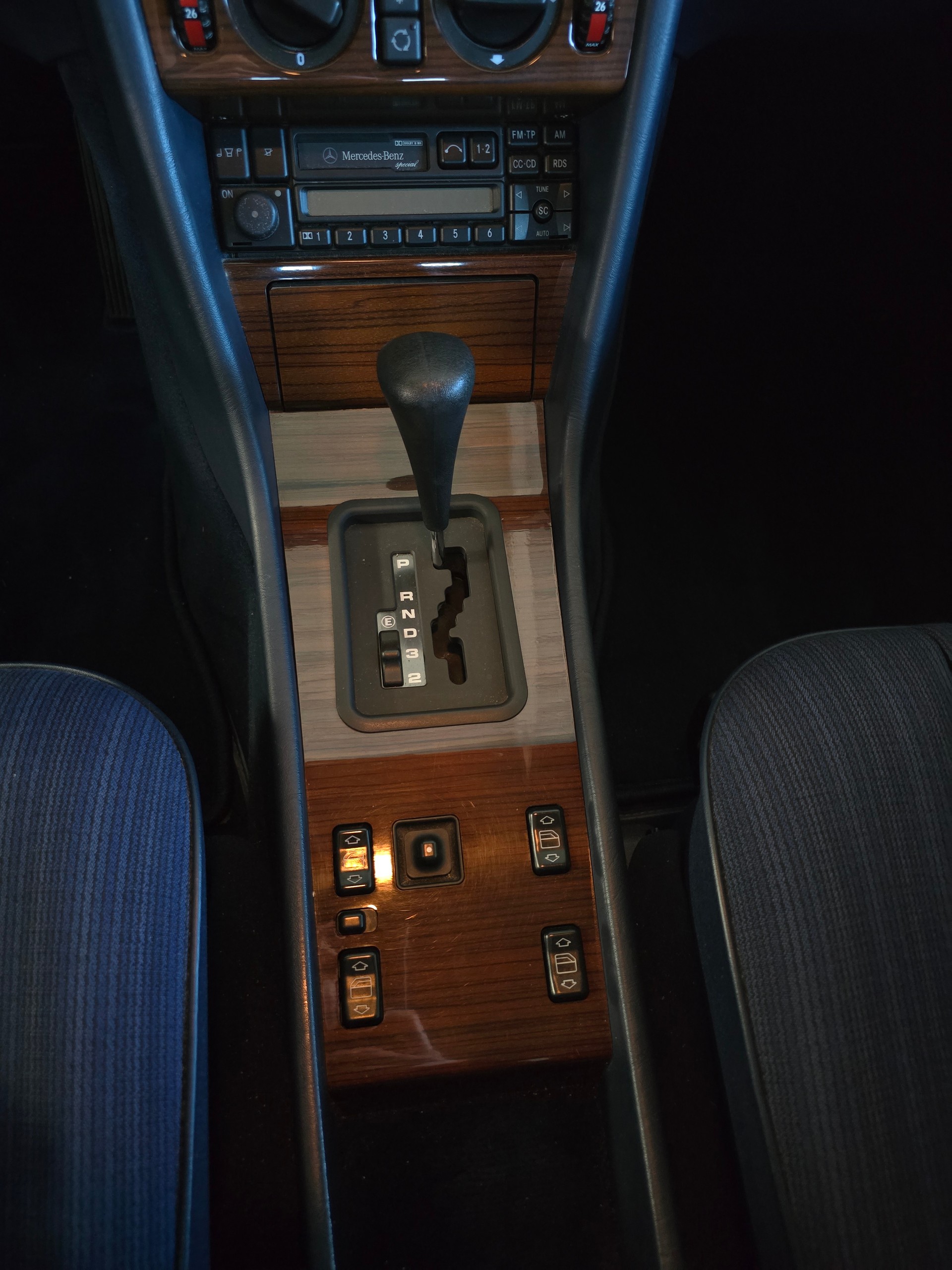 MERCEDES-BENZ 230 - 14