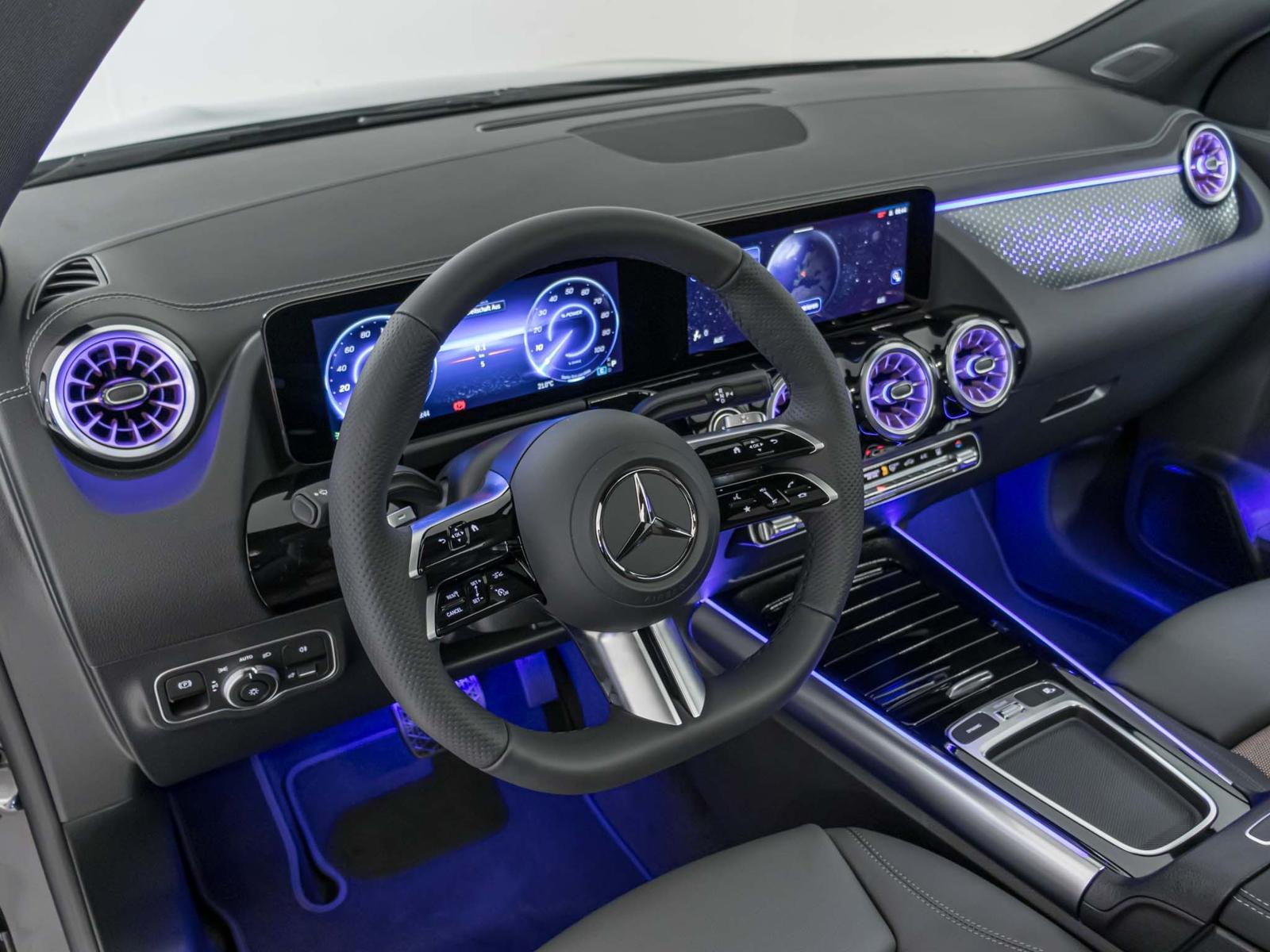 MERCEDES-BENZ EQA 350 4MATIC "Swiss Star" - 11