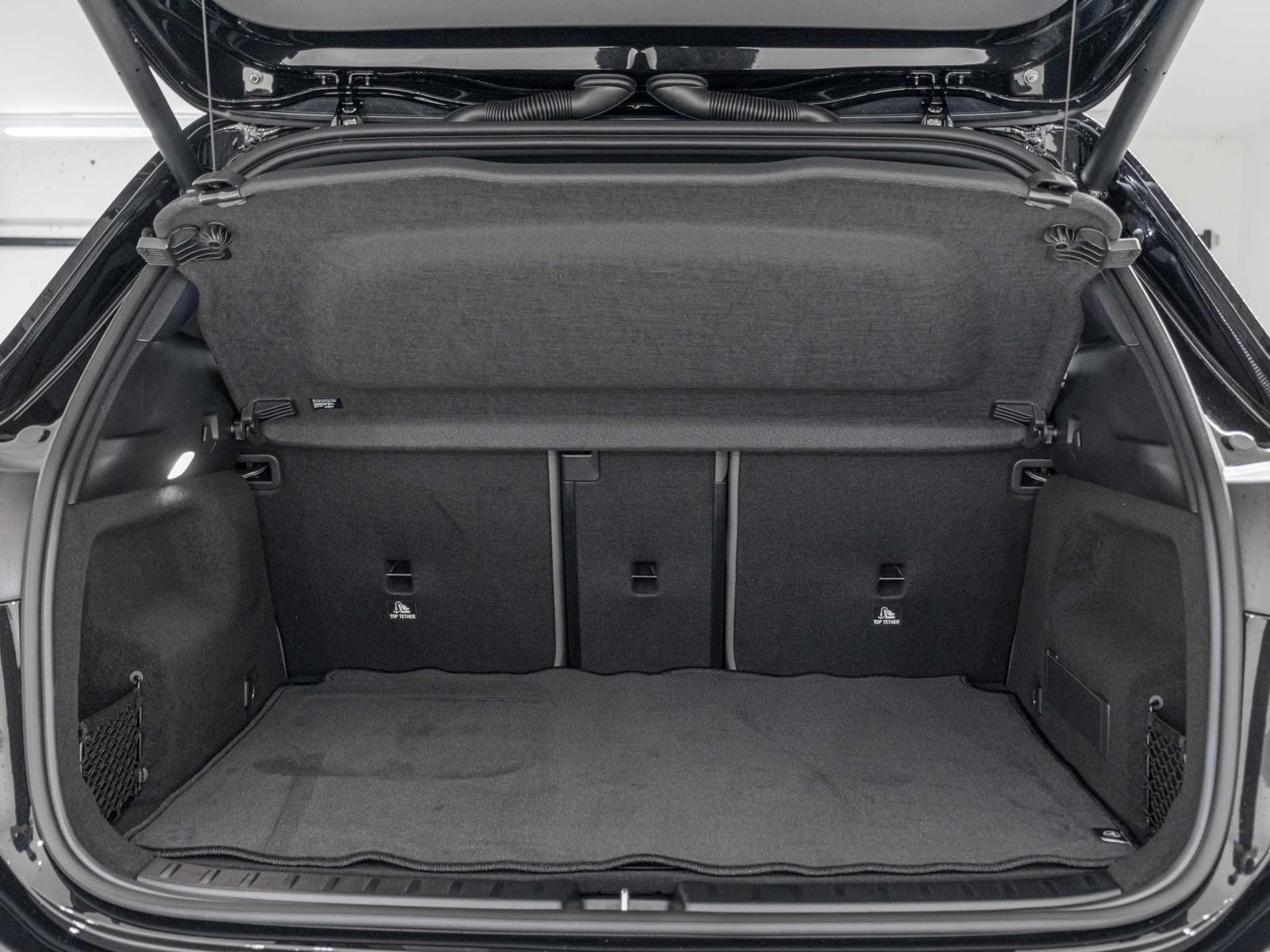 MERCEDES-BENZ EQA 350 4MATIC "Swiss Star" - 14