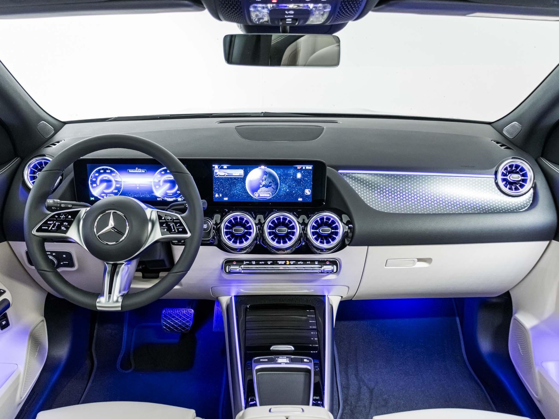 MERCEDES-BENZ EQA 350 4MATIC "Excellence Edition" - 12