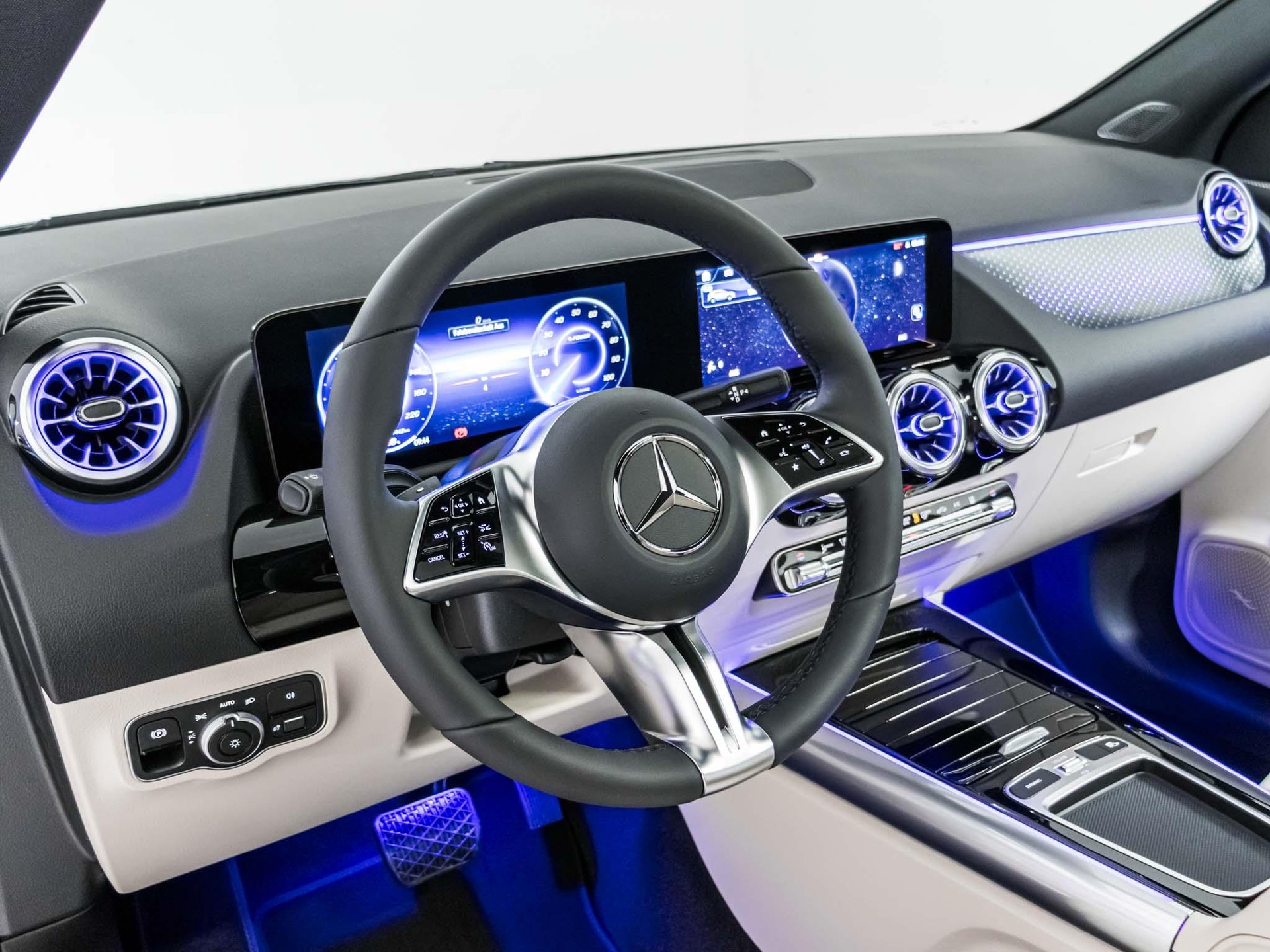 MERCEDES-BENZ EQA 350 4MATIC "Excellence Edition" - 10