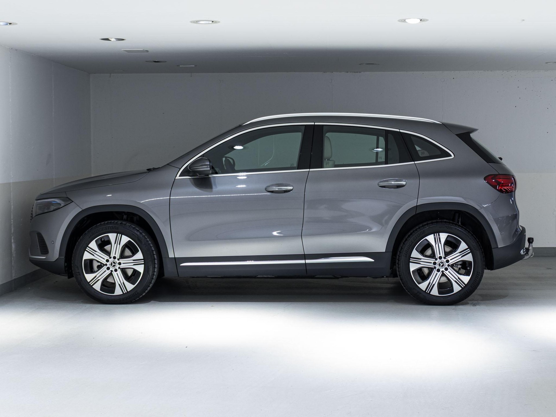 MERCEDES-BENZ EQA 350 4MATIC "Excellence Edition" - 5