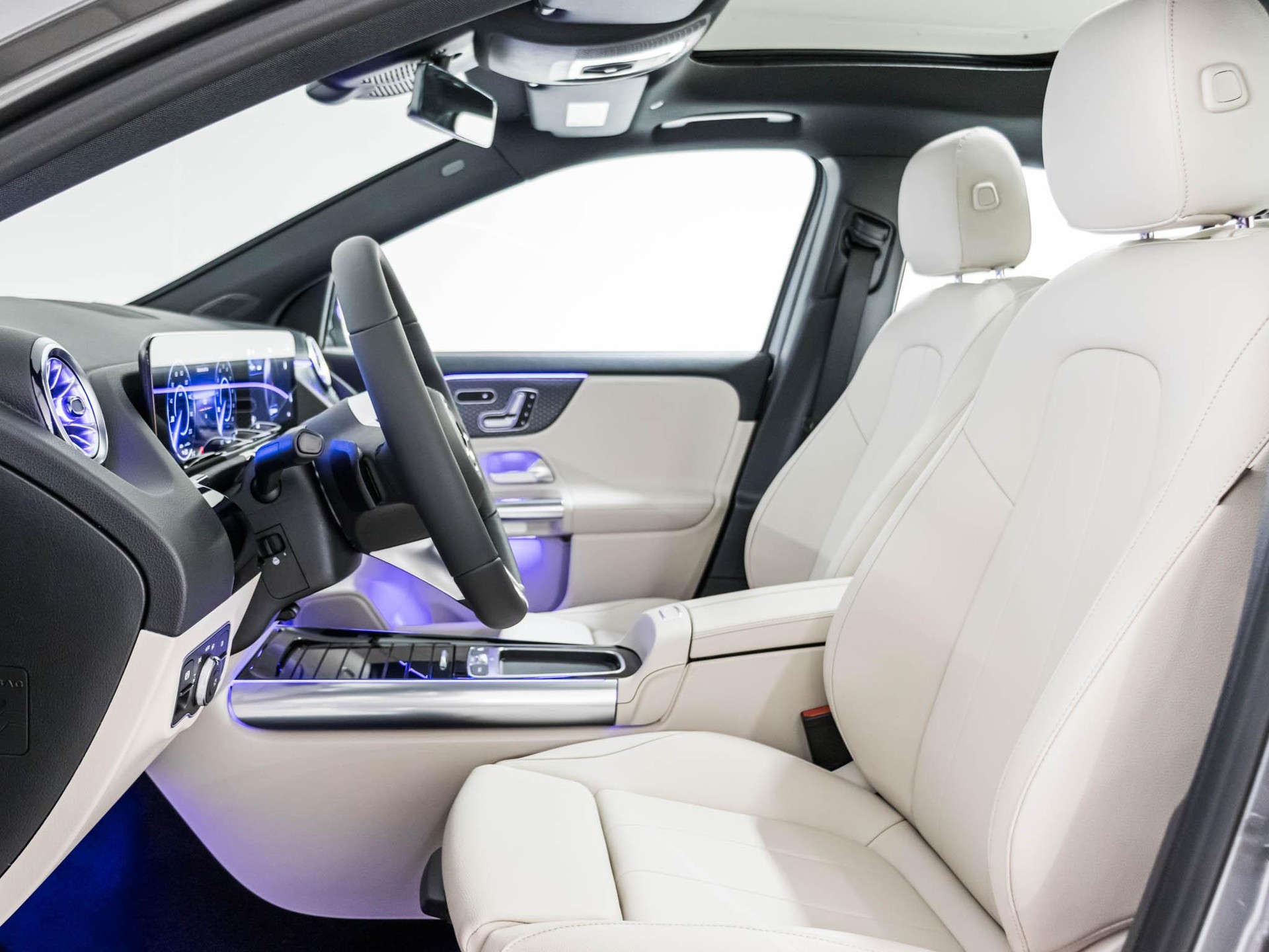 MERCEDES-BENZ EQA 350 4MATIC "Excellence Edition" - 7