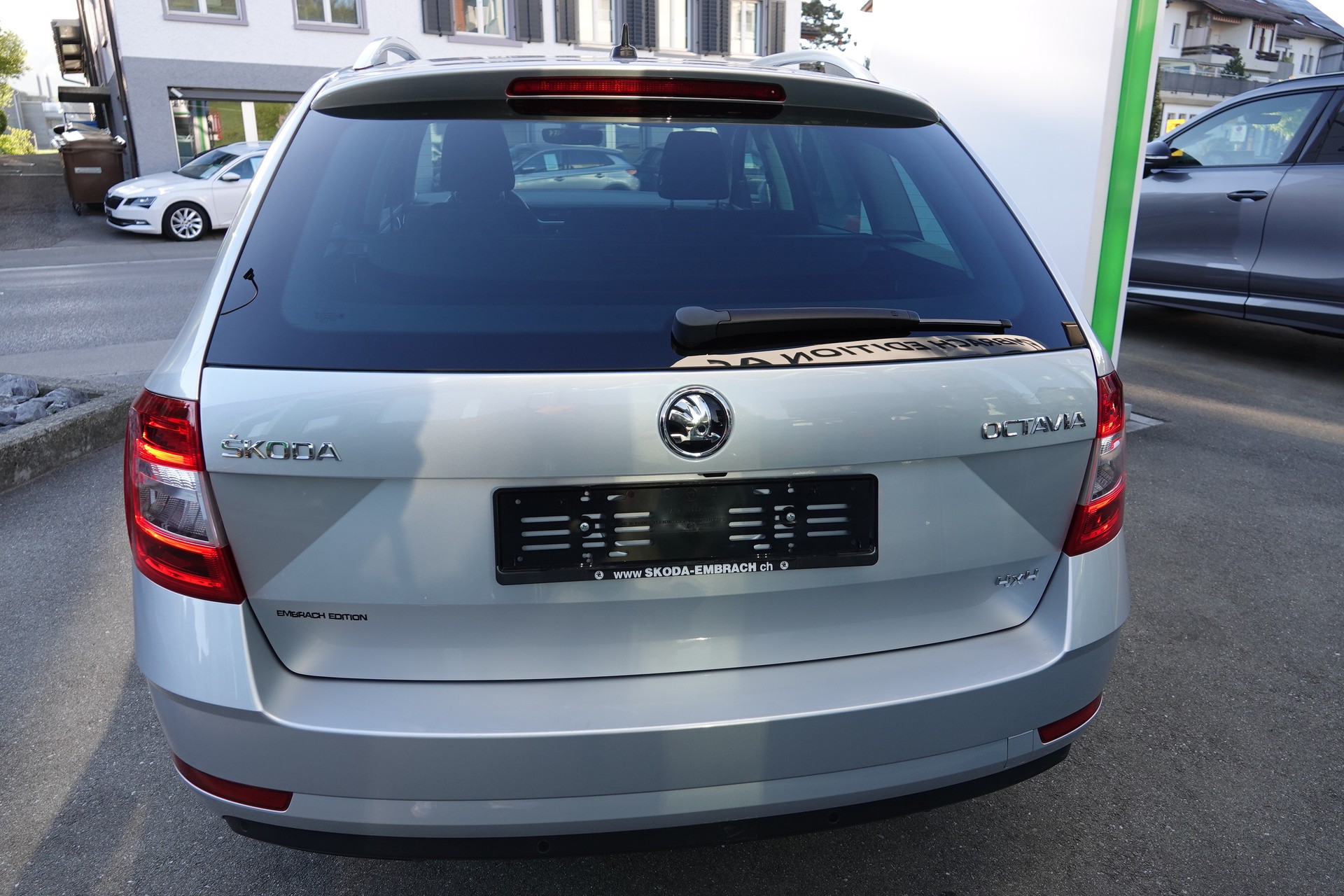 SKODA Octavia Combi 2.0 TSI Soleil 4x4 DSG - 9