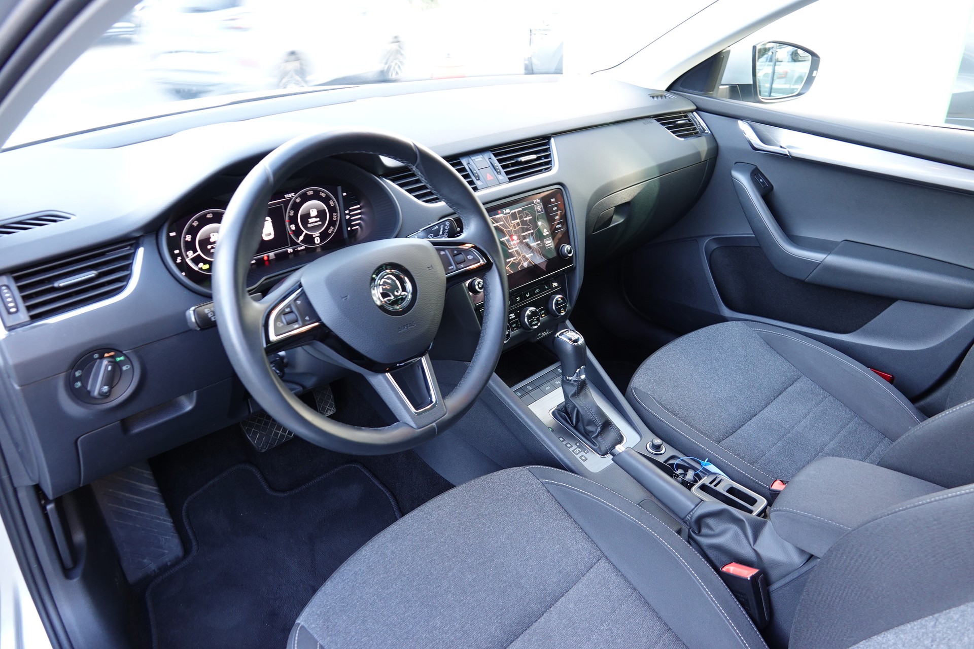 SKODA Octavia Combi 2.0 TSI Soleil 4x4 DSG - 10