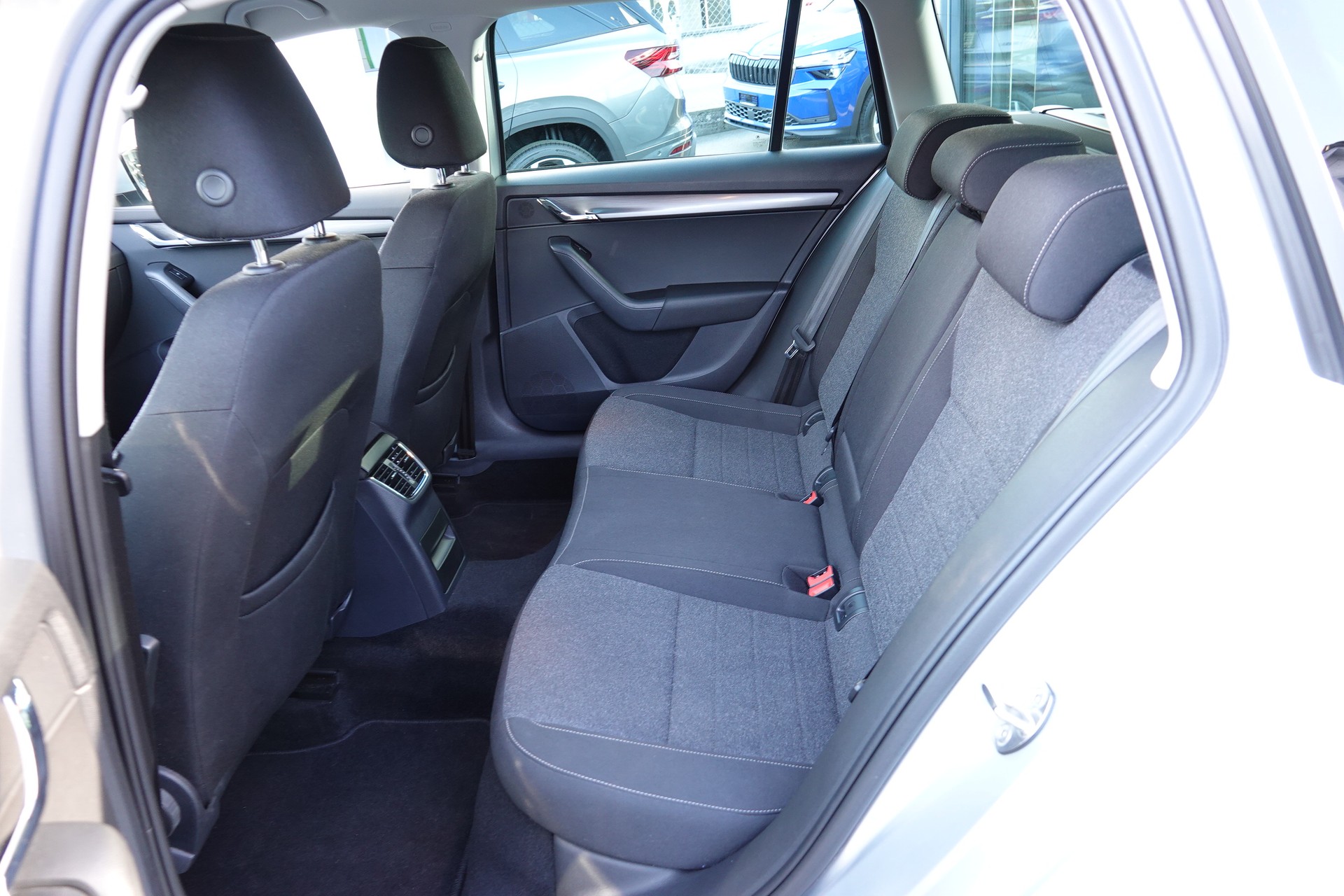 SKODA Octavia Combi 2.0 TSI Soleil 4x4 DSG - 17