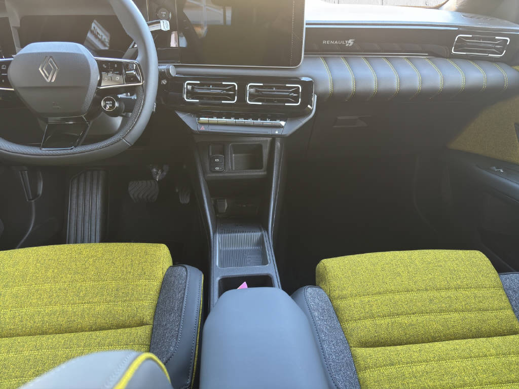 RENAULT R5 E-Tech Comfort Range iconic five - 9