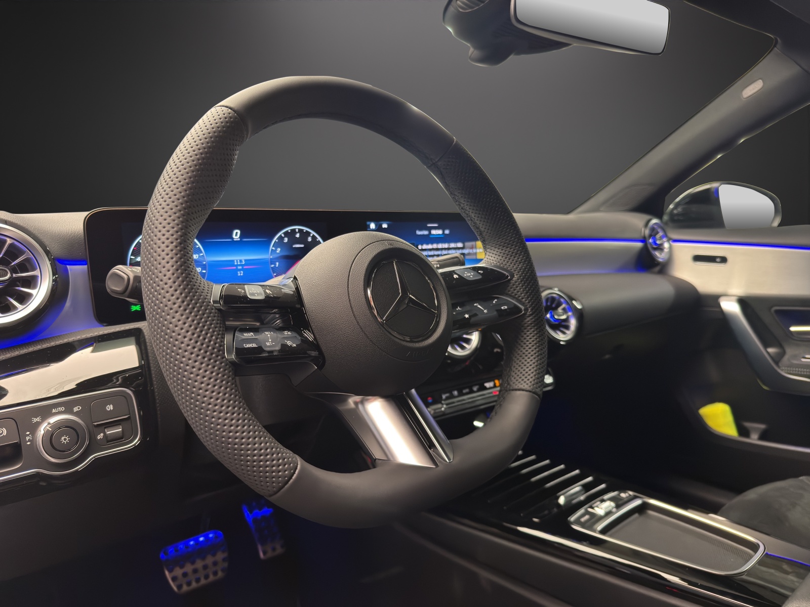 MERCEDES-BENZ A 250 e EQ Star 8G-DCT - 13