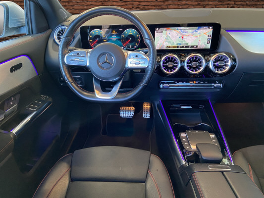 MERCEDES-BENZ GLA 250 AMG Line 4Matic - 10