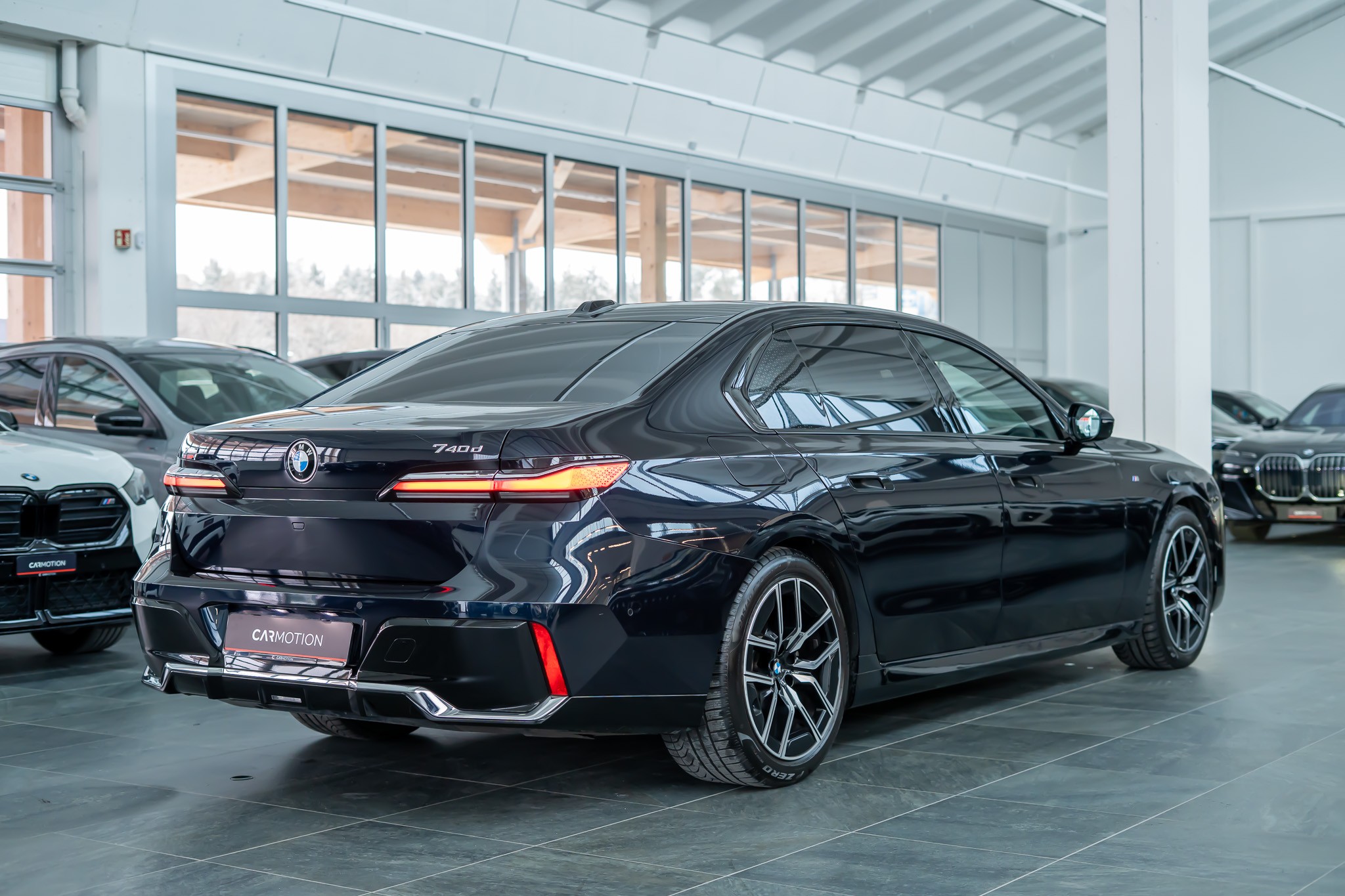740d xDrive M Sport / Theatre Screen / Bowers&Wilkins / Iconic Glow