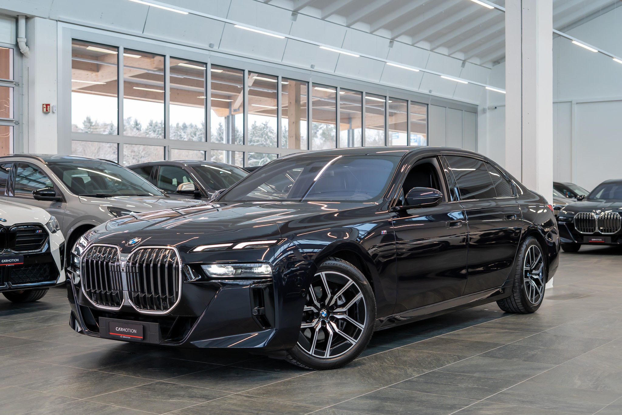 740d xDrive M Sport / Theatre Screen / Bowers&Wilkins / Iconic Glow