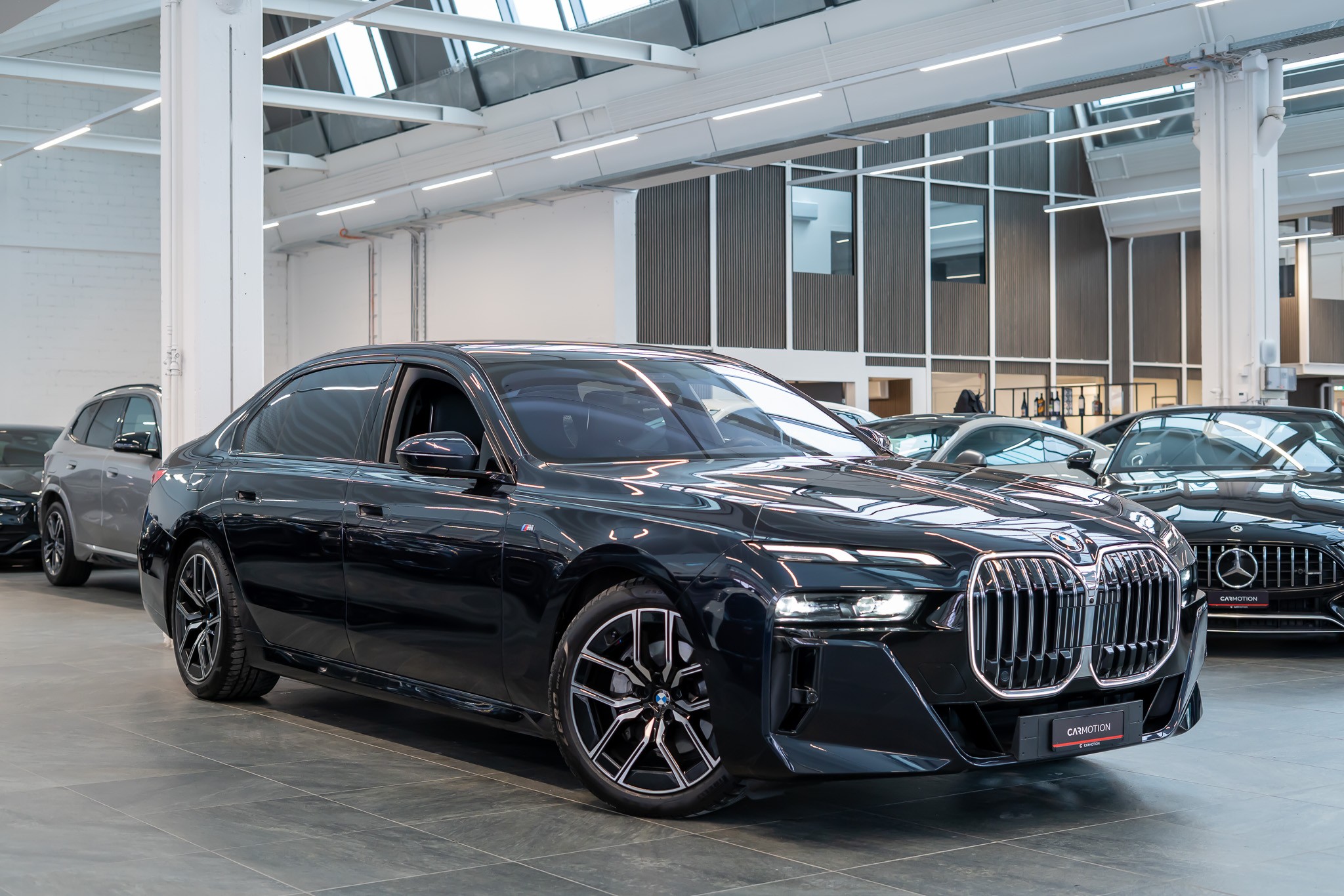 740d xDrive M Sport / Theatre Screen / Bowers&Wilkins / Iconic Glow