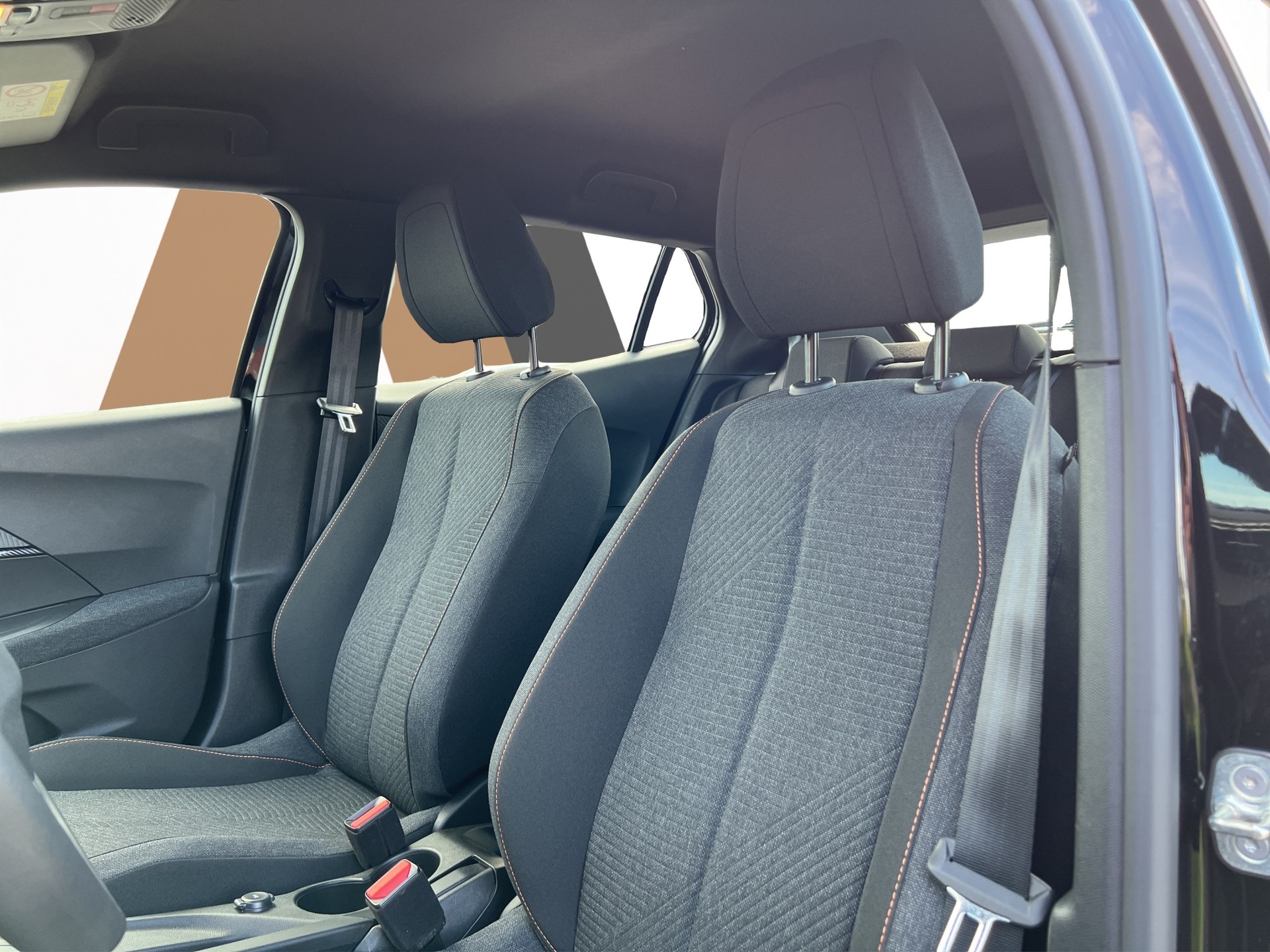 PEUGEOT 2008 1.2 Hybrid 145 Style - 26