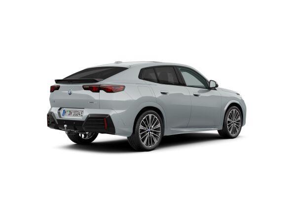 BMW iX2 30 M Sport xDrive U10 (CH) AHK 📍 - 2