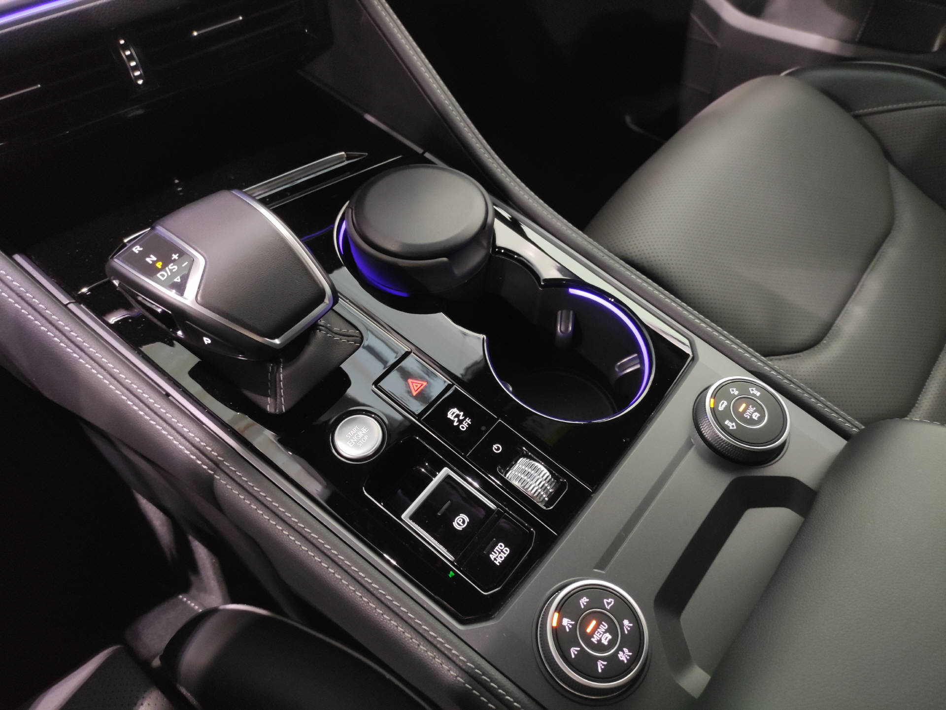 VW Touareg 3.0 V6 TDI R-Line 4M - 11