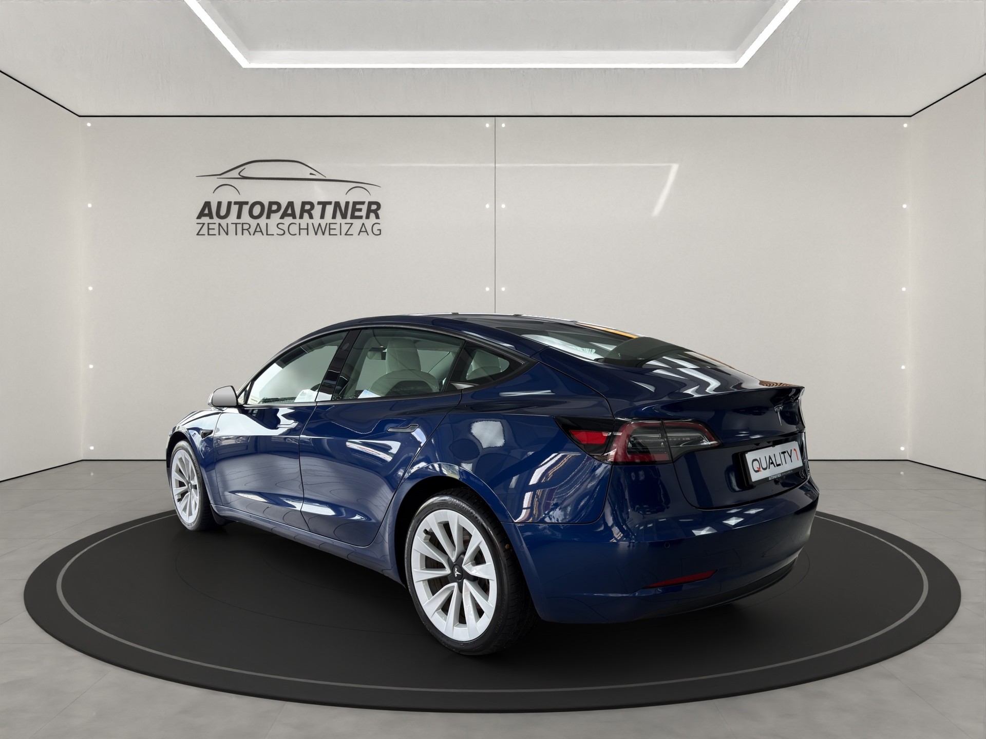 TESLA Model 3 Long Range Dual Motor AWD - 3