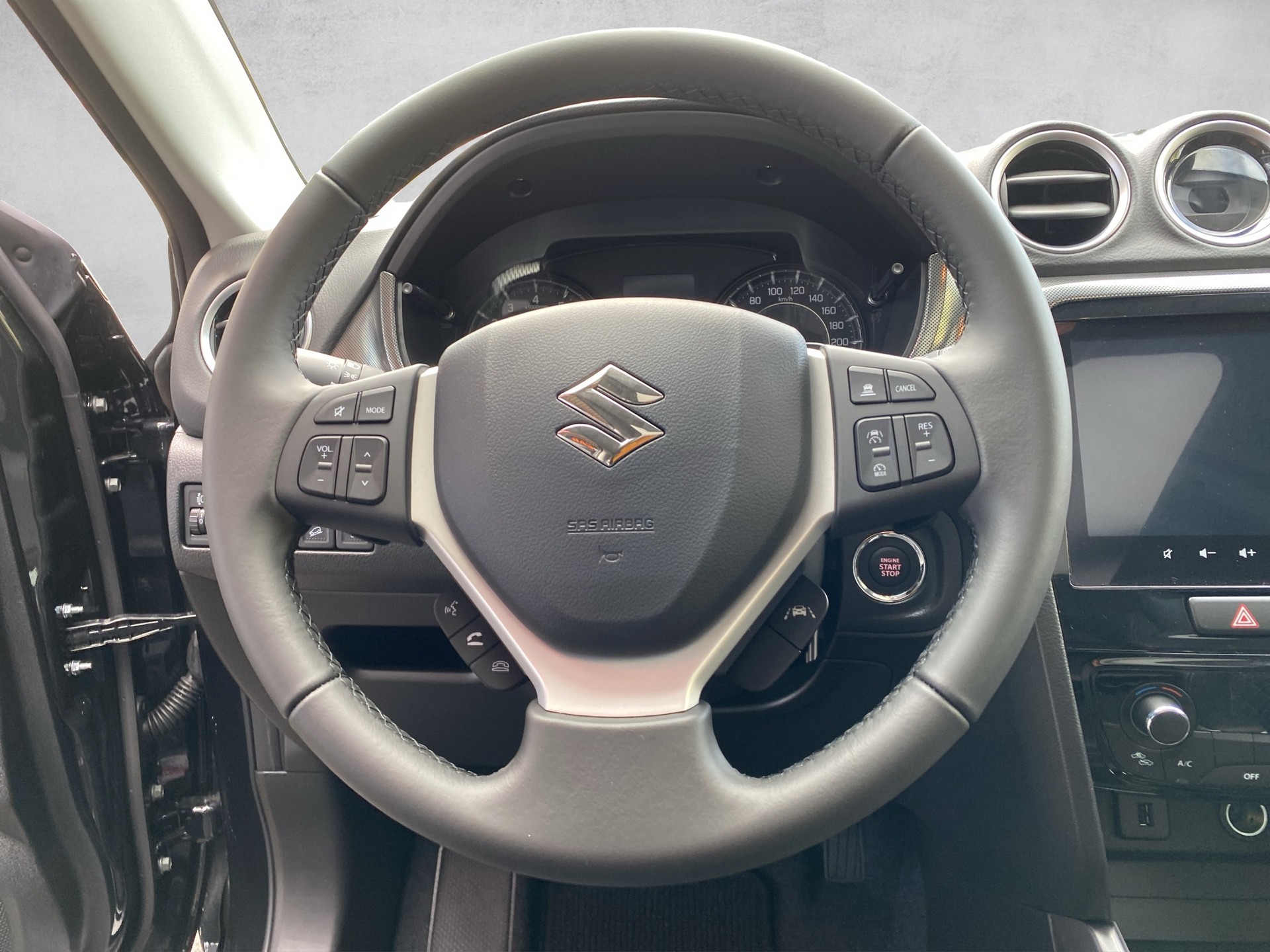 SUZUKI Vitara 1.4 Boosterjet Compact Top 4x4 Hybrid Automatic - 11