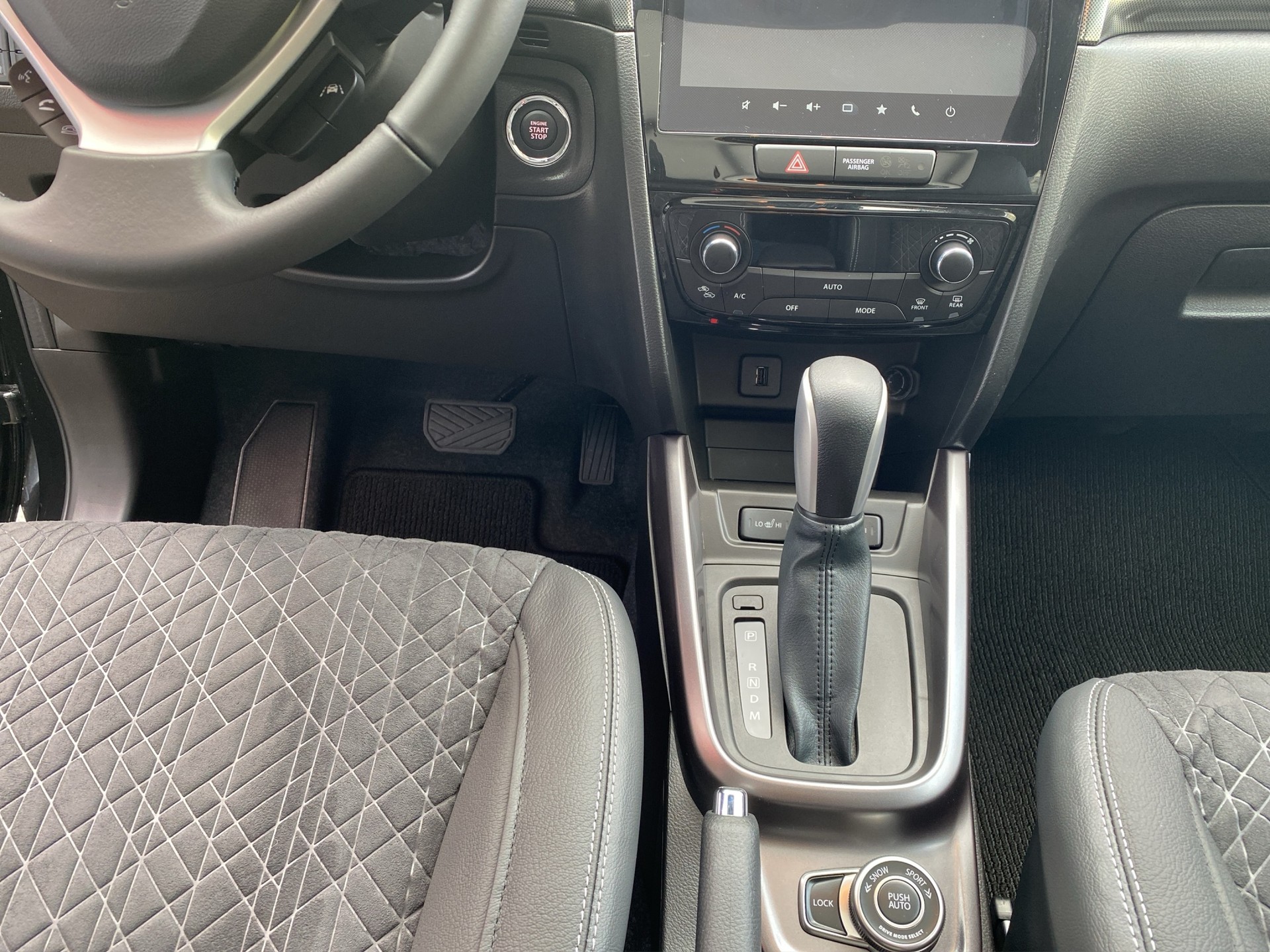 SUZUKI Vitara 1.4 Boosterjet Compact Top 4x4 Hybrid Automatic - 12