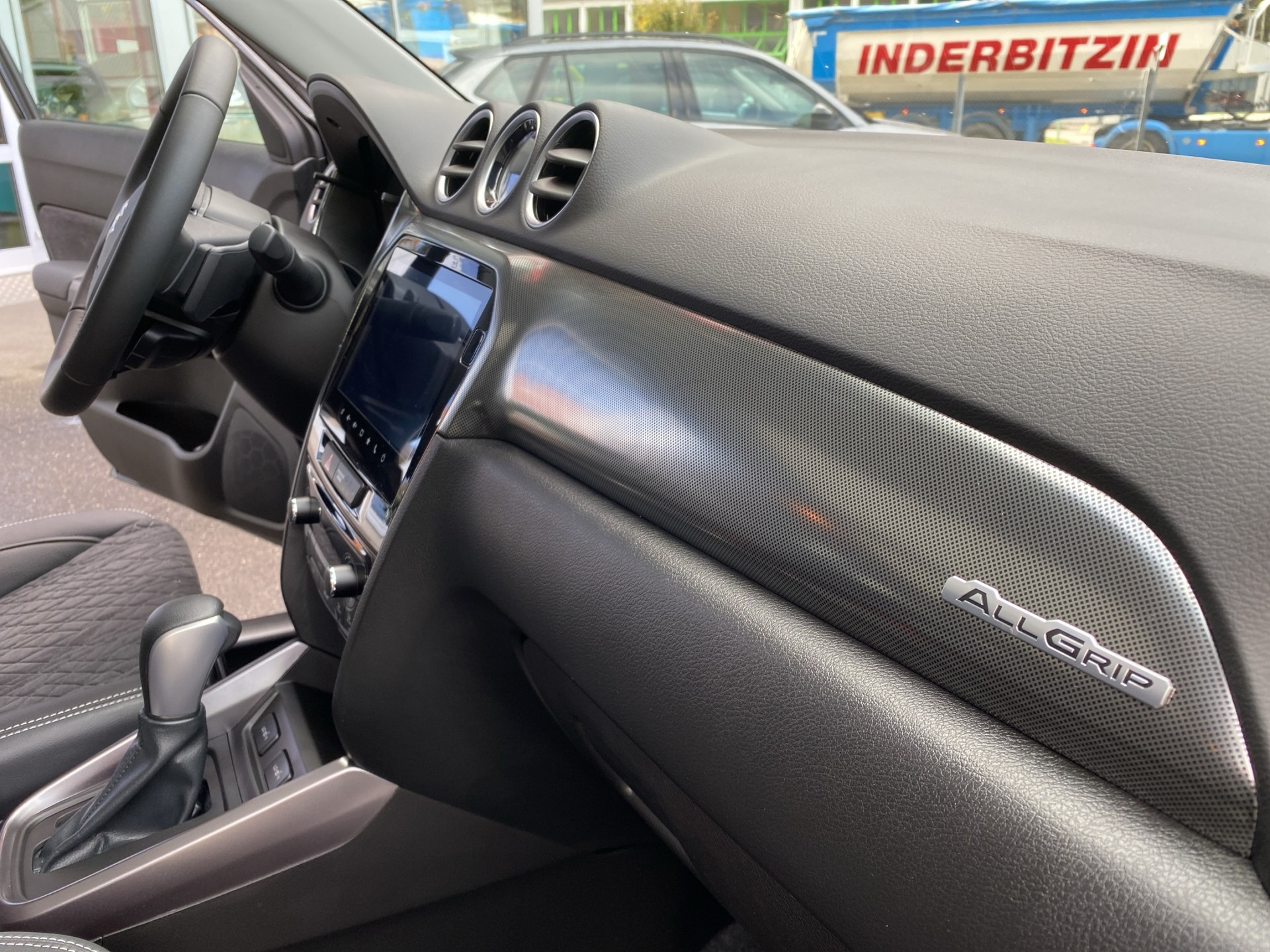 SUZUKI Vitara 1.4 Boosterjet Compact Top 4x4 Hybrid Automatic - 17