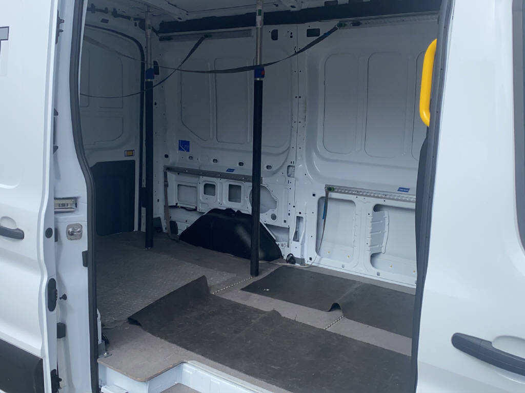 FORD E-Transit Van 350 L2H2 68kWh Trend - 15