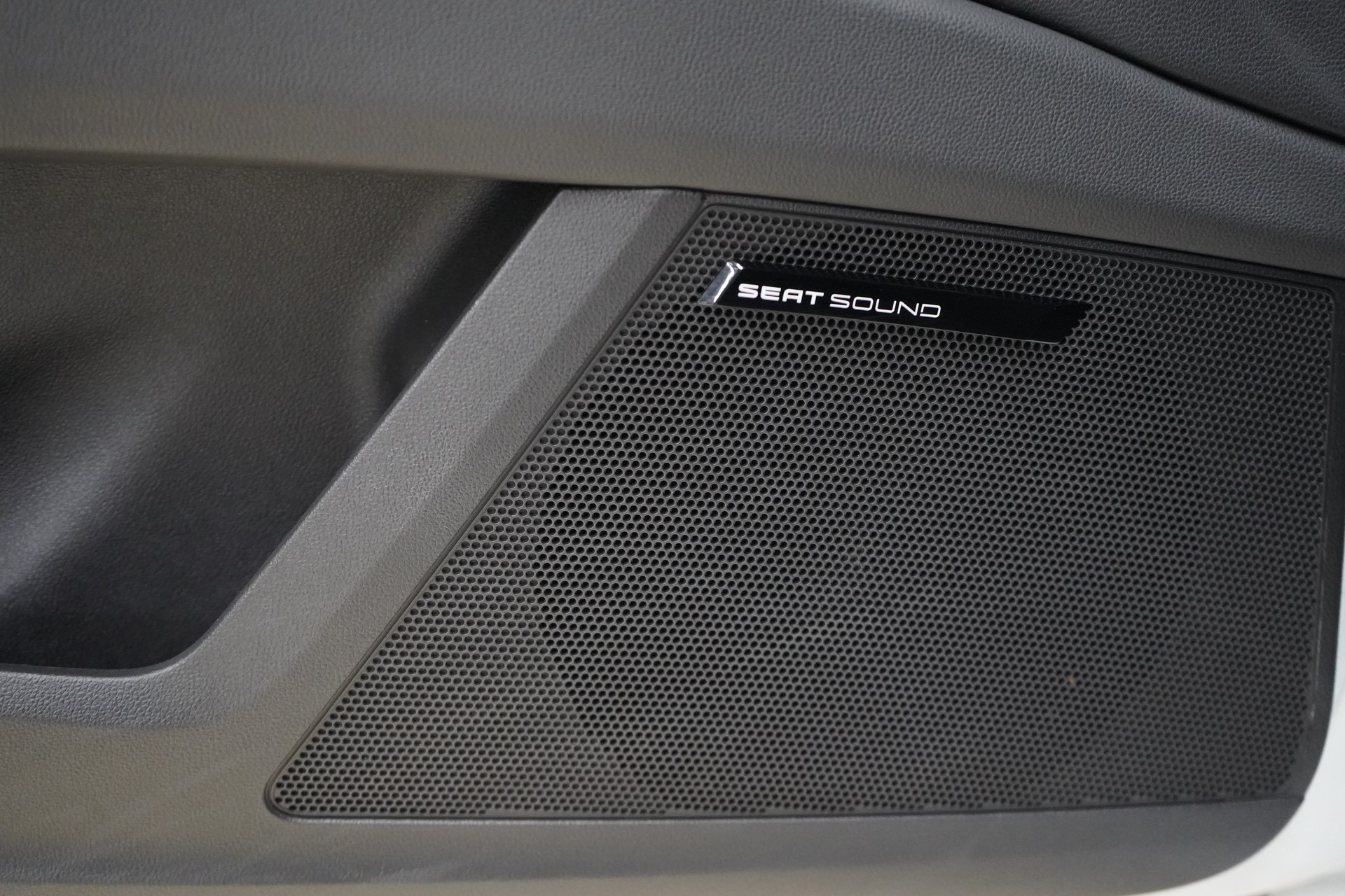 SEAT Leon ST 2.0 TSI Cupra 280 DSG / JE Design- Wide Body* Grail Auspuff* - 27