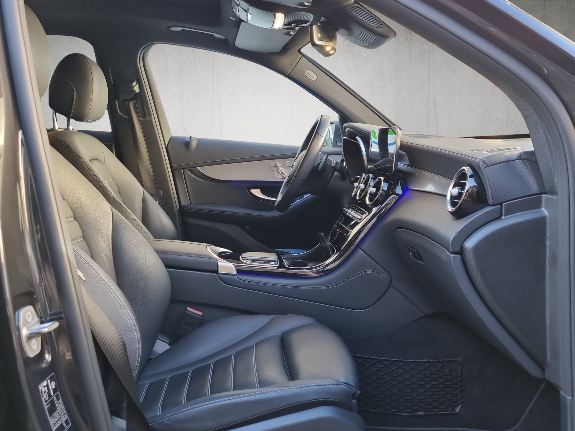 MERCEDES-BENZ GLC 300 AMG Line 4m - 10