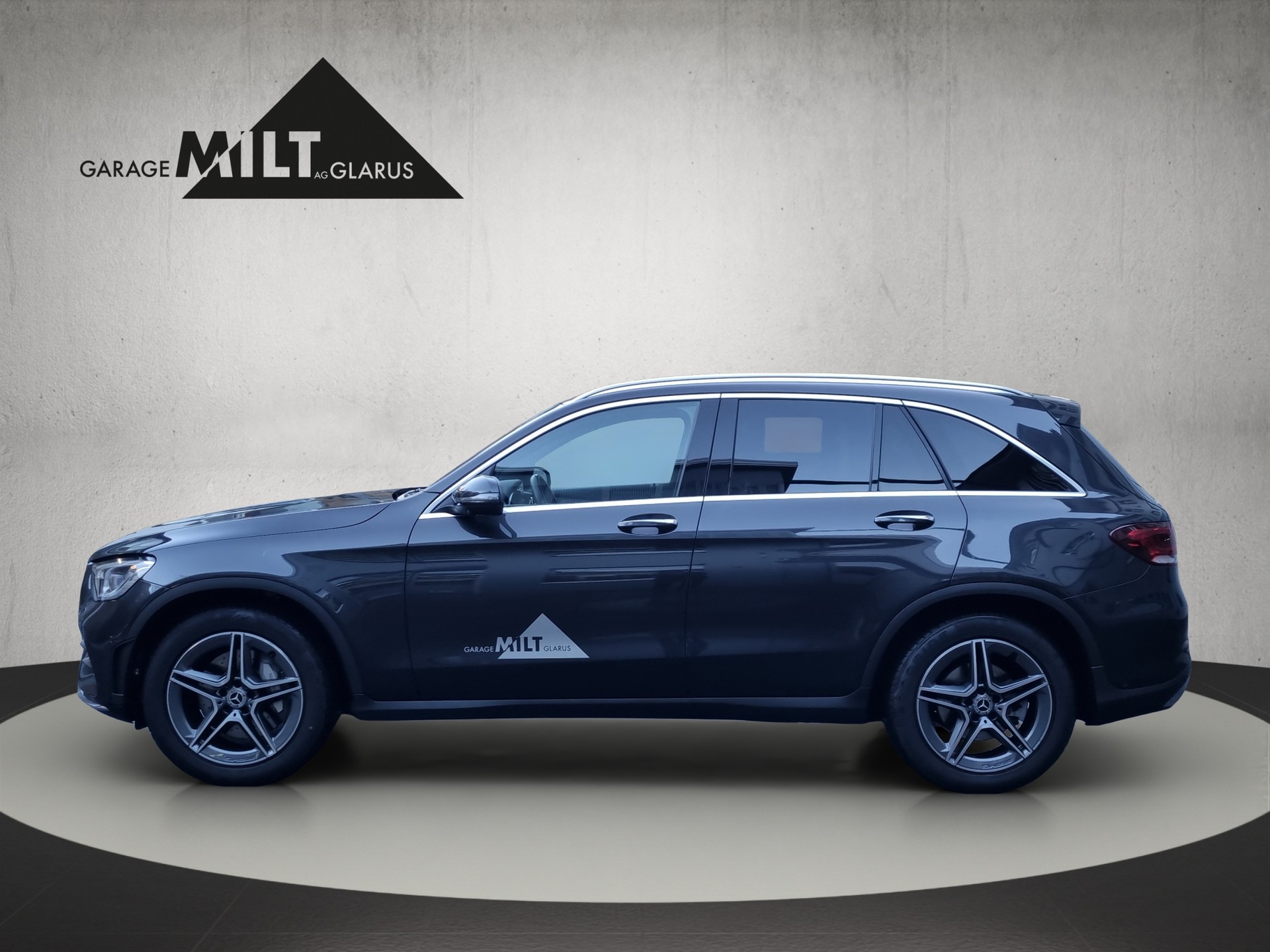 MERCEDES-BENZ GLC 300 AMG Line 4m - 5