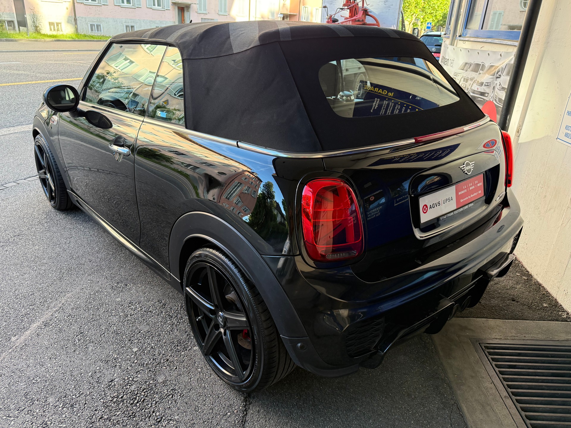 MINI Cooper John Cooper Works Cabriolet Steptronic - 12