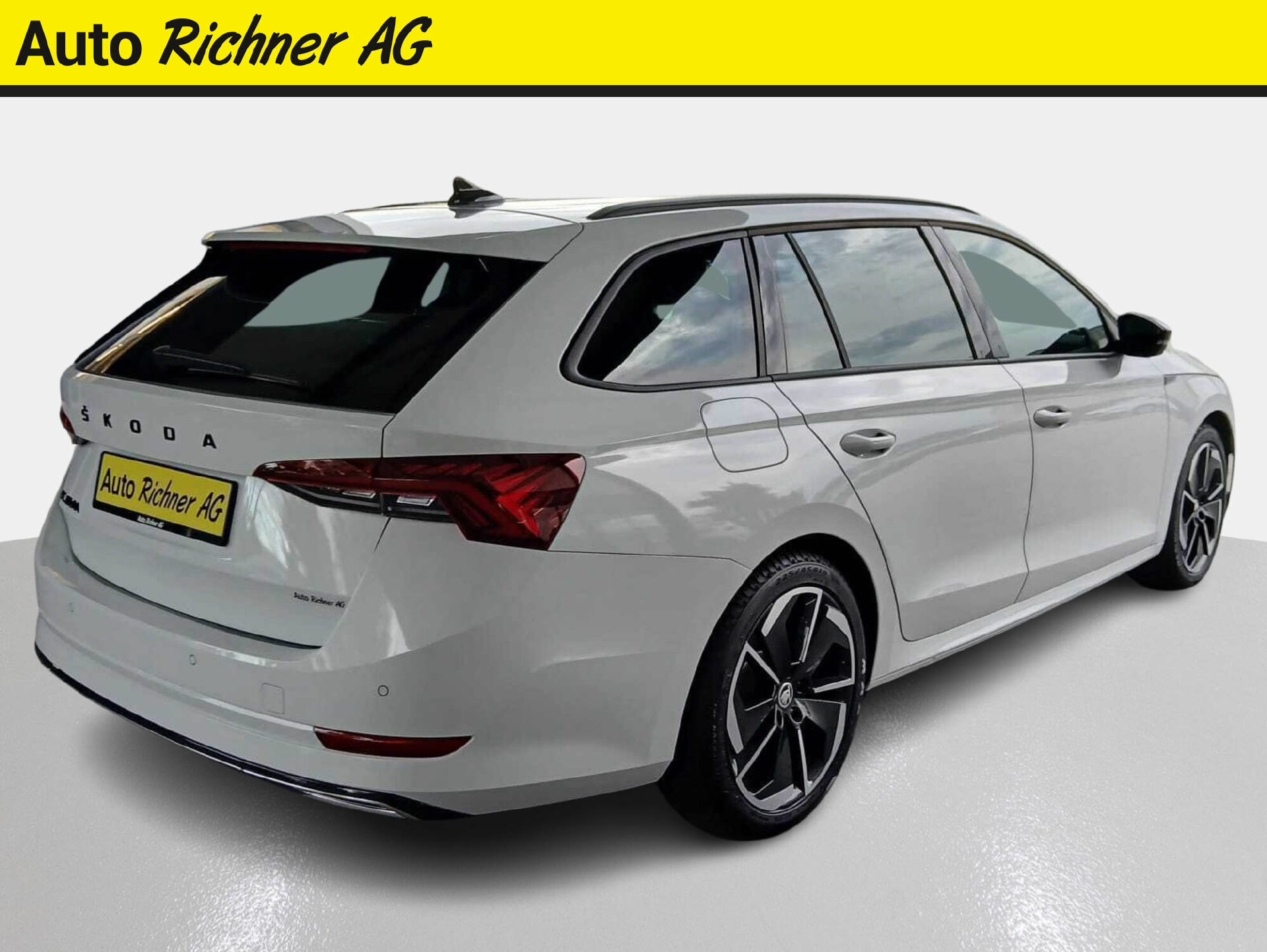 SKODA Octavia Combi 2.0 TSI SportLine 4×4 DSG-3