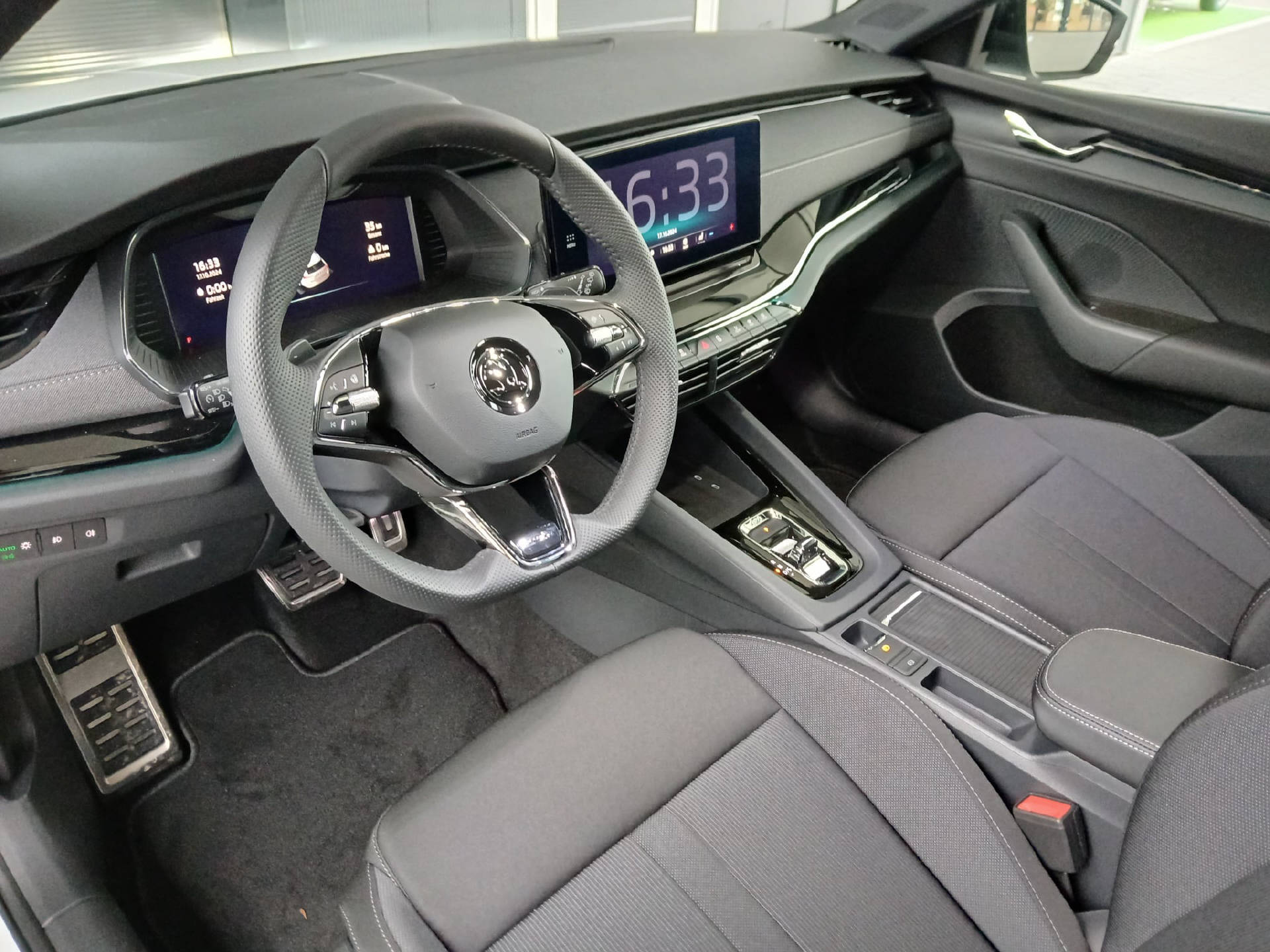 SKODA Octavia Combi 2.0 TSI SportLine 4×4 DSG-5