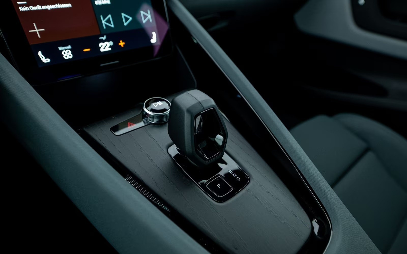 POLESTAR 2 Long Range Dual Motor Performance - 20