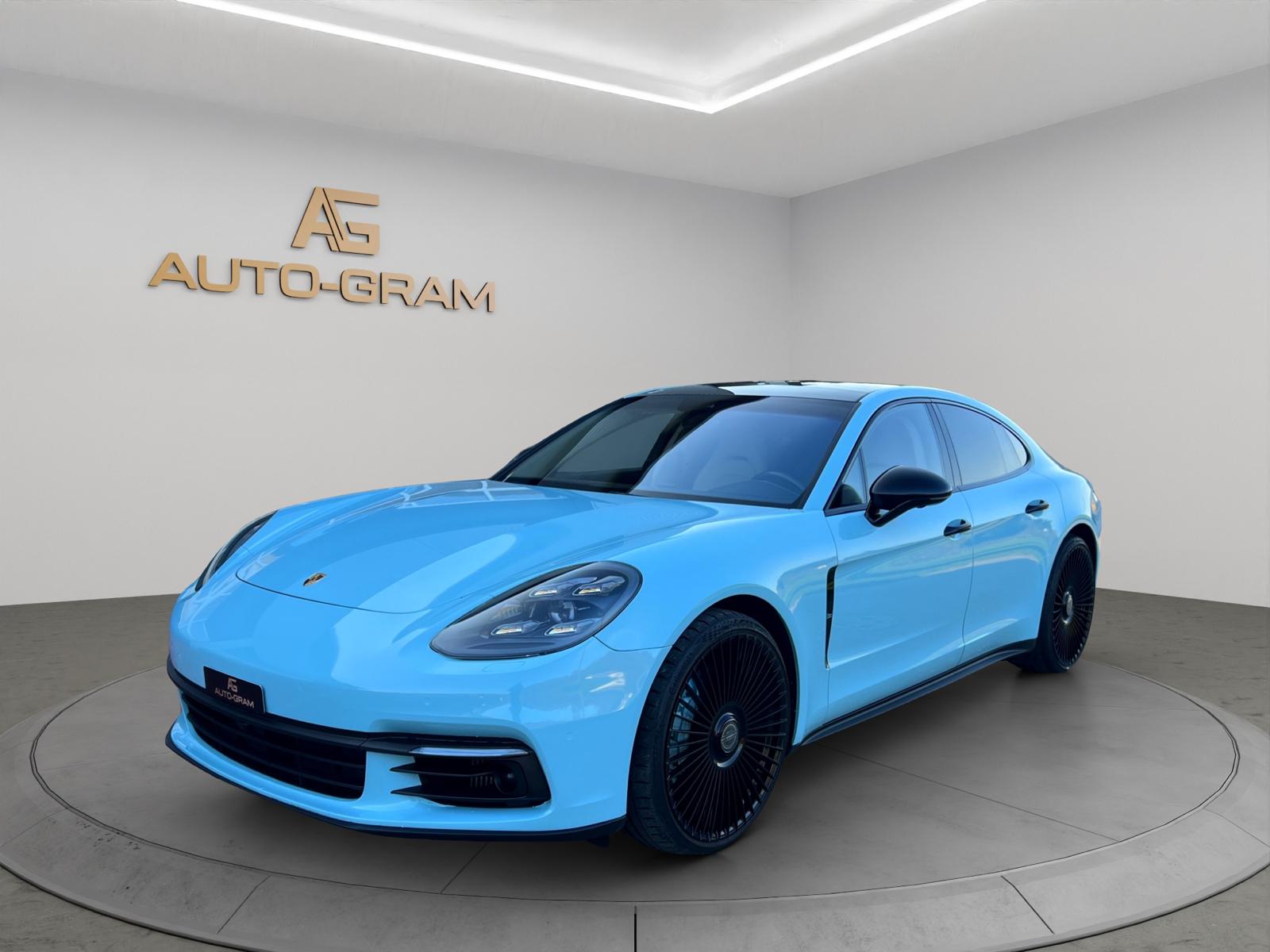 PORSCHE PANAMERA