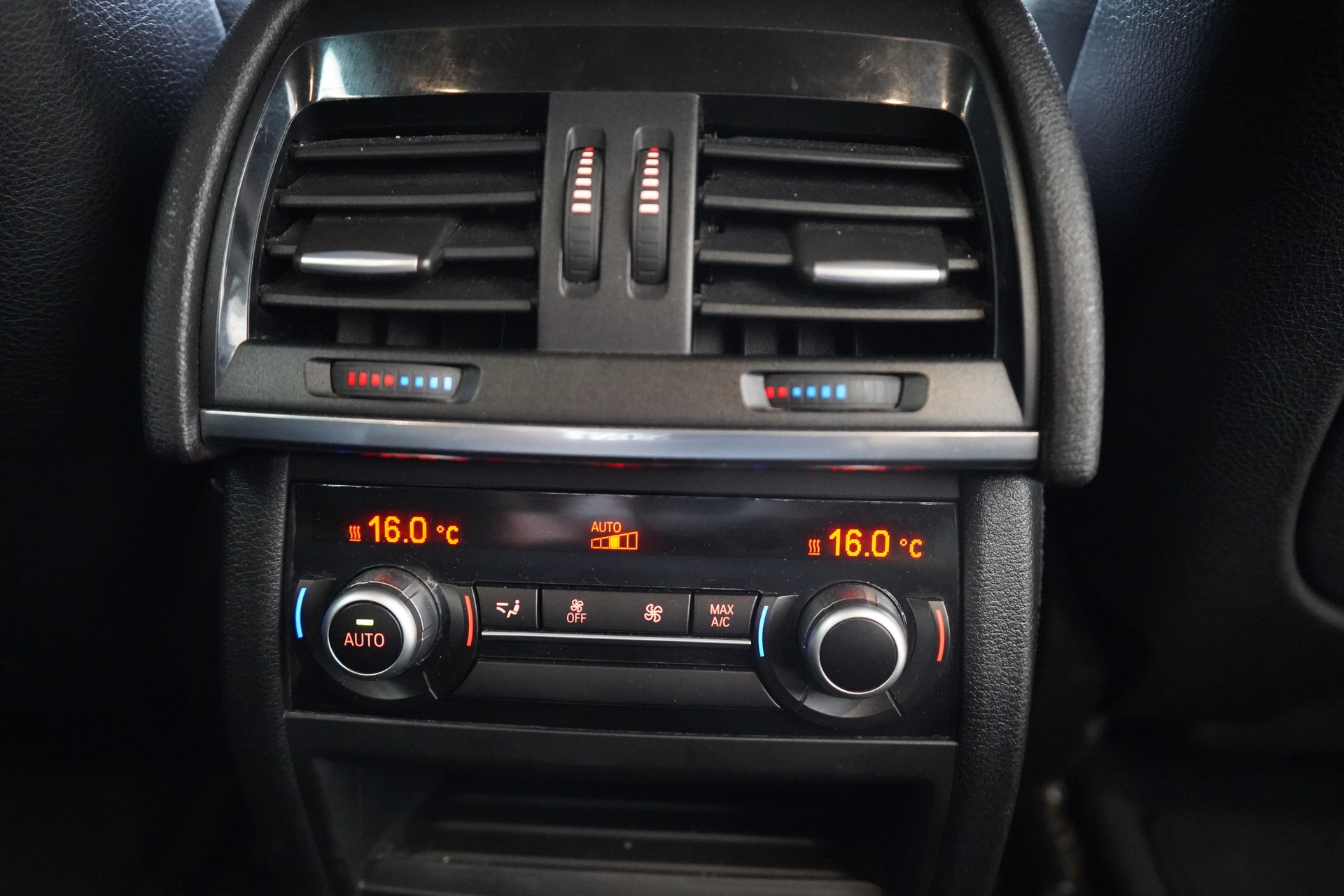 BMW X5 xDrive 50i Steptronic - 29