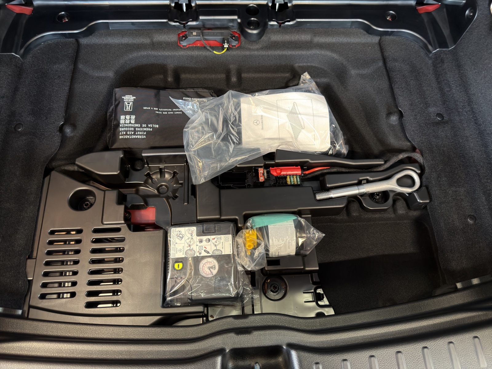 MERCEDES-BENZ GLA 200 4MATIC - 26
