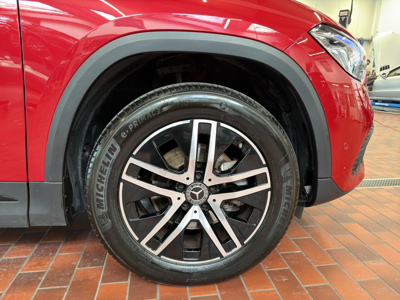 MERCEDES-BENZ GLA 200 4MATIC - 25