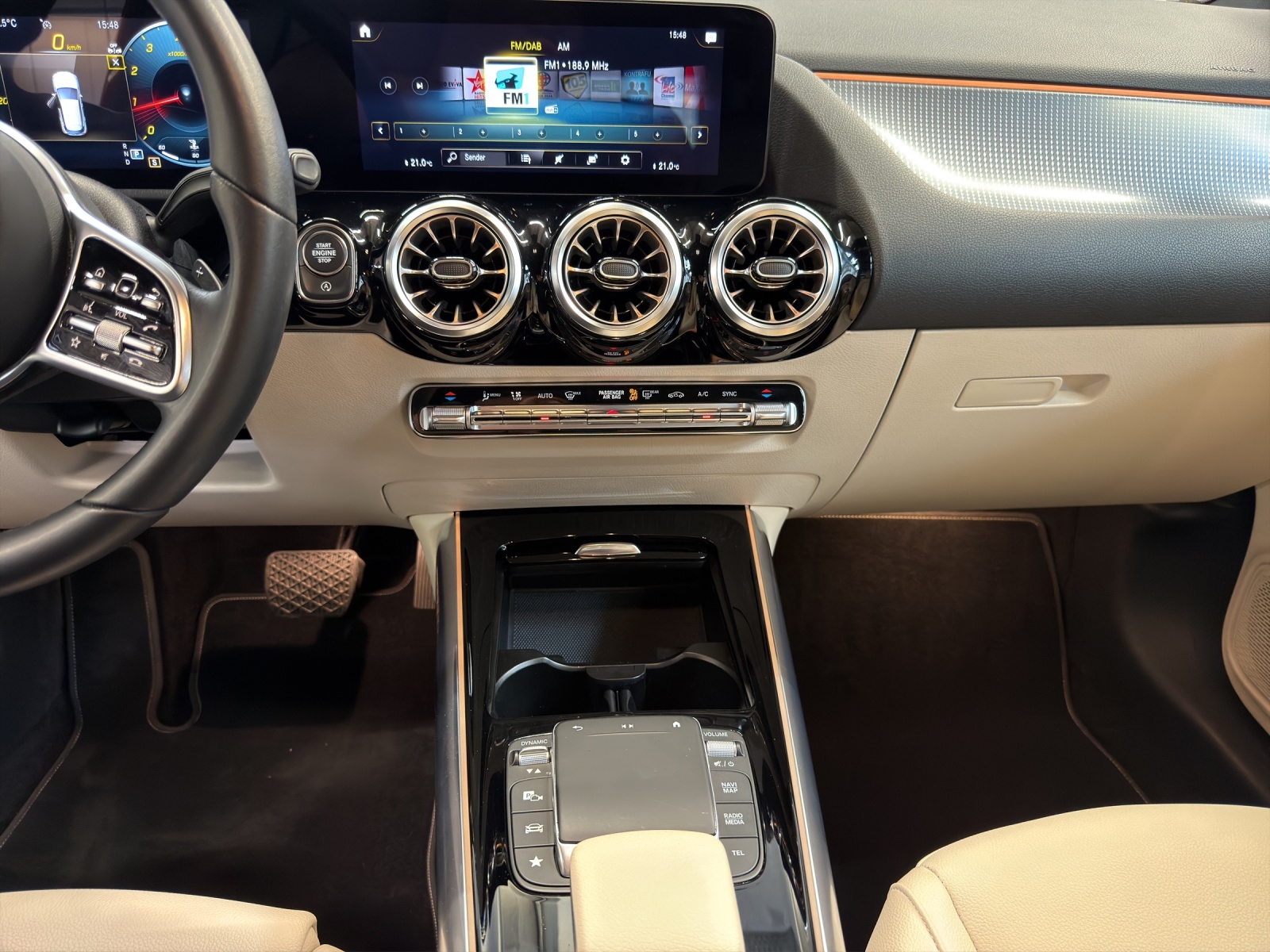 MERCEDES-BENZ GLA 200 4MATIC - 14