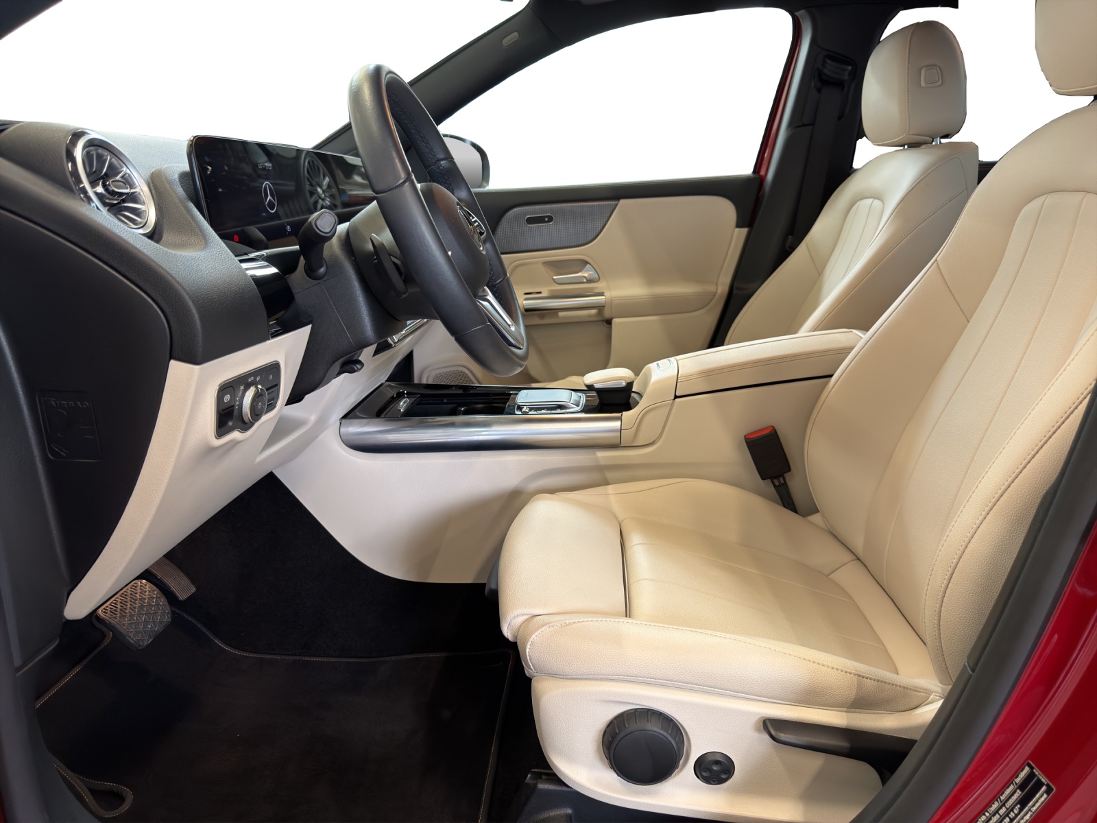 MERCEDES-BENZ GLA 200 4MATIC - 9