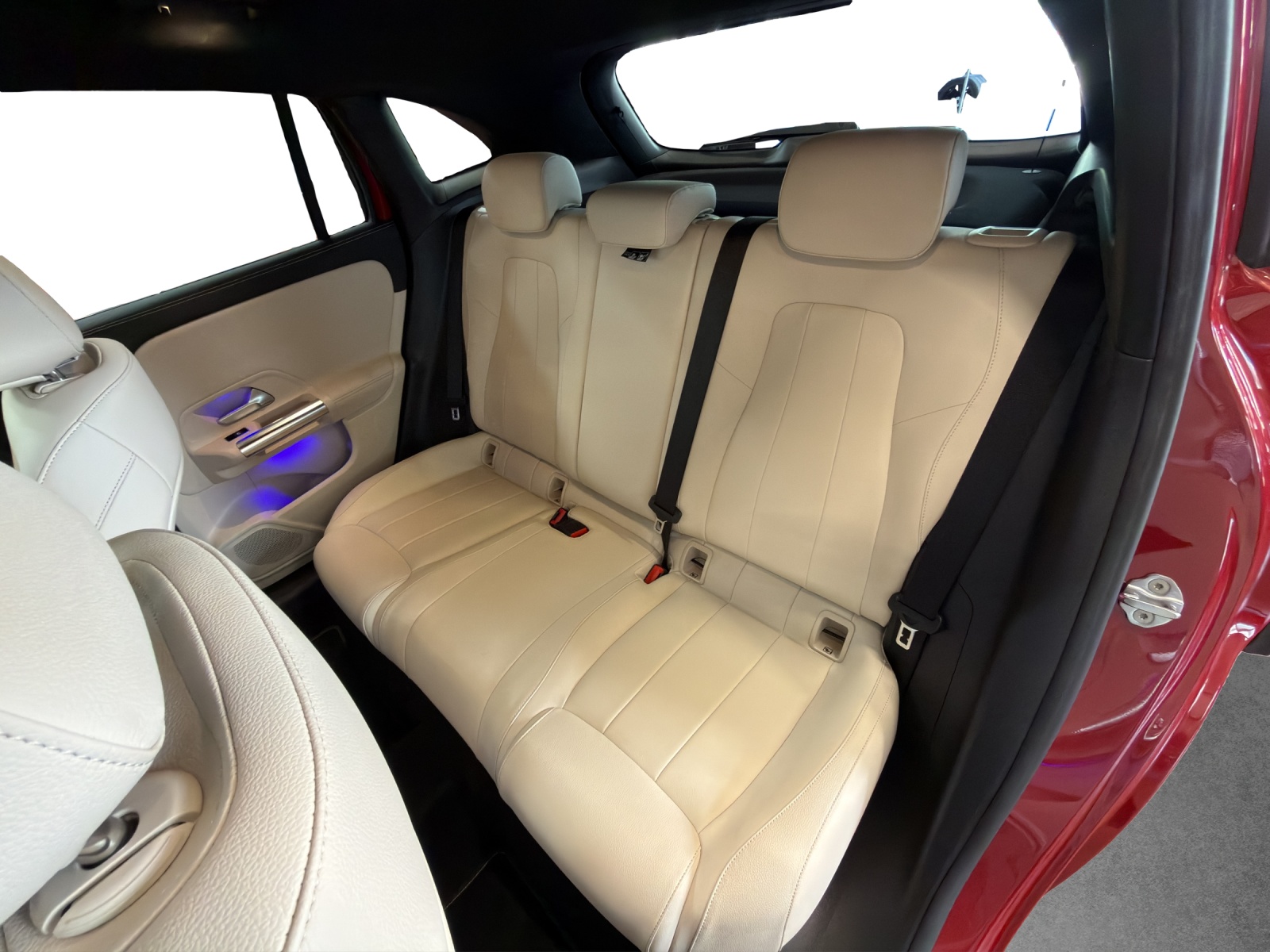 MERCEDES-BENZ GLA 200 4MATIC - 18