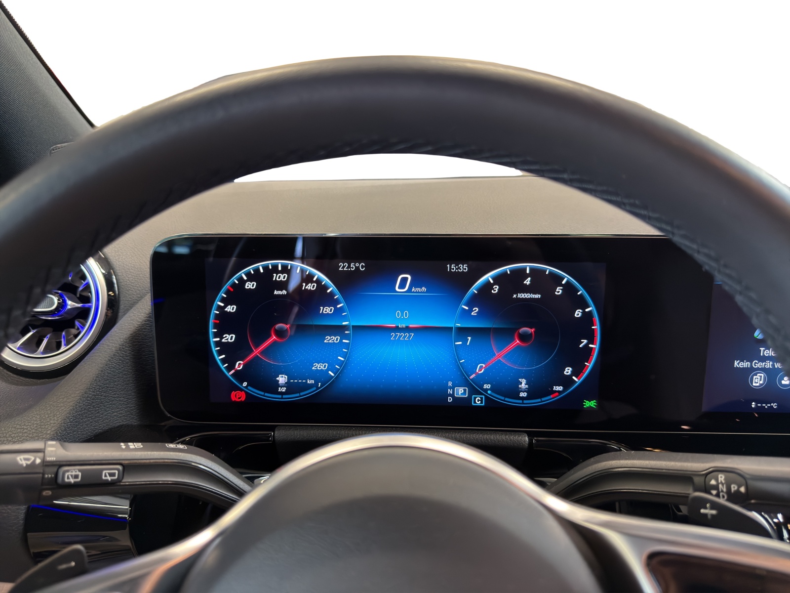 MERCEDES-BENZ GLA 200 4MATIC - 12