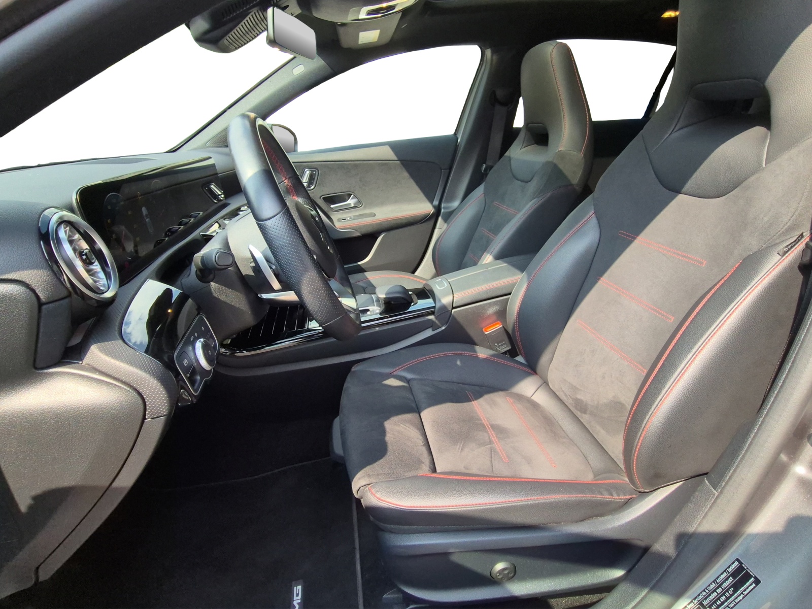 MERCEDES-BENZ A 250 AMG Line 4Matic - 9
