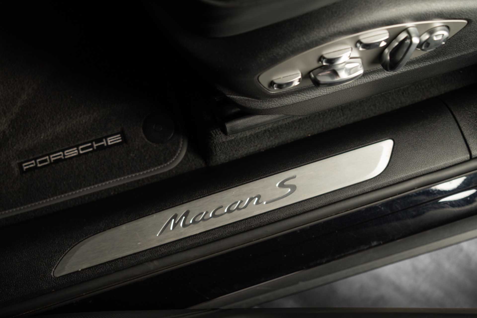 PORSCHE Macan S PDK - 12