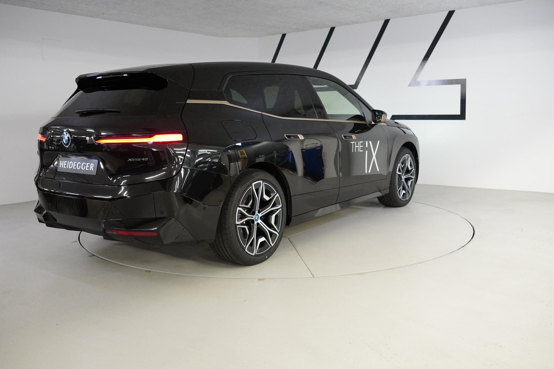 BMW iX xDrive40 Launch Edition - 7