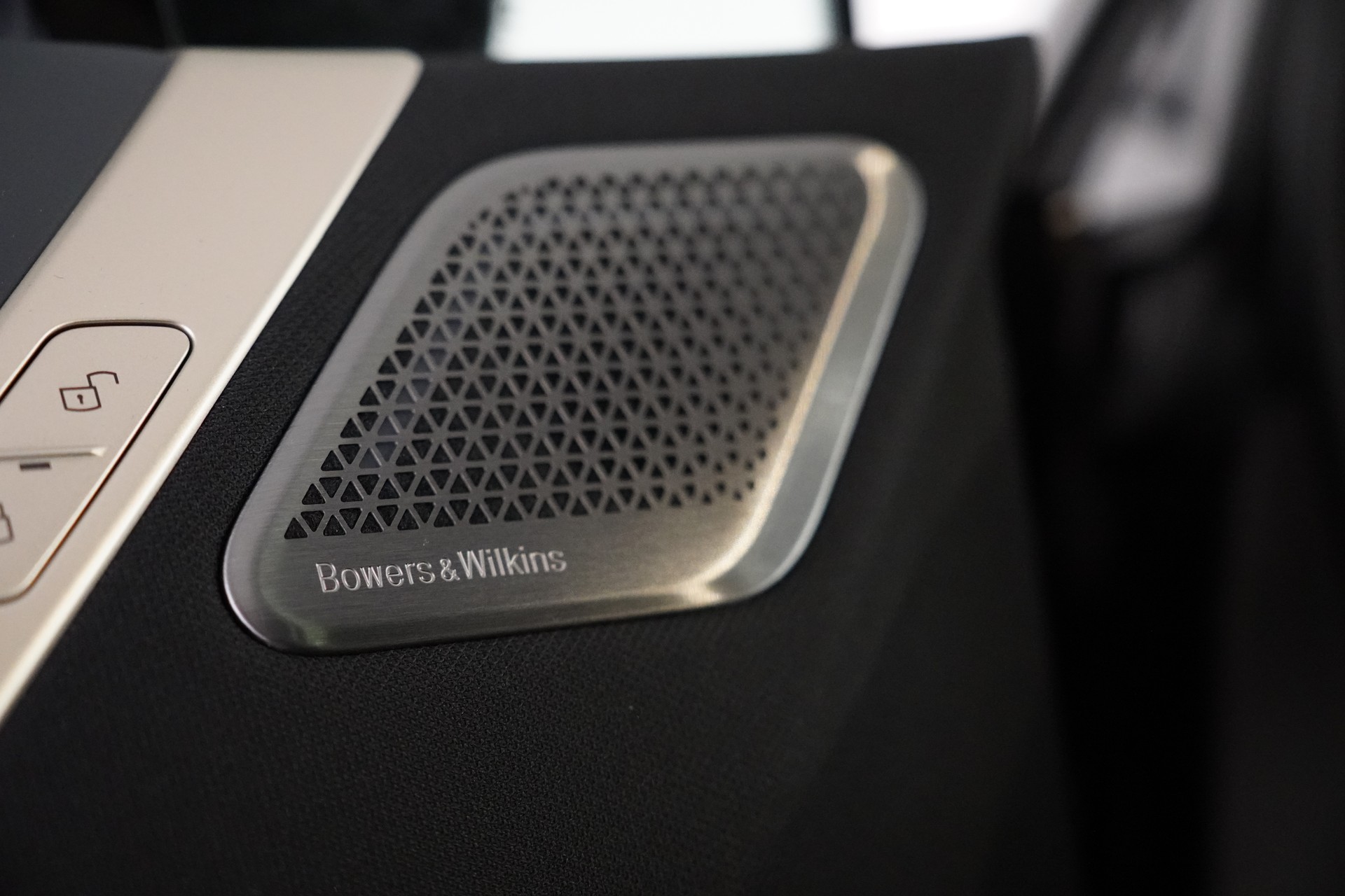 BMW iX xDrive40 Launch Edition - 23