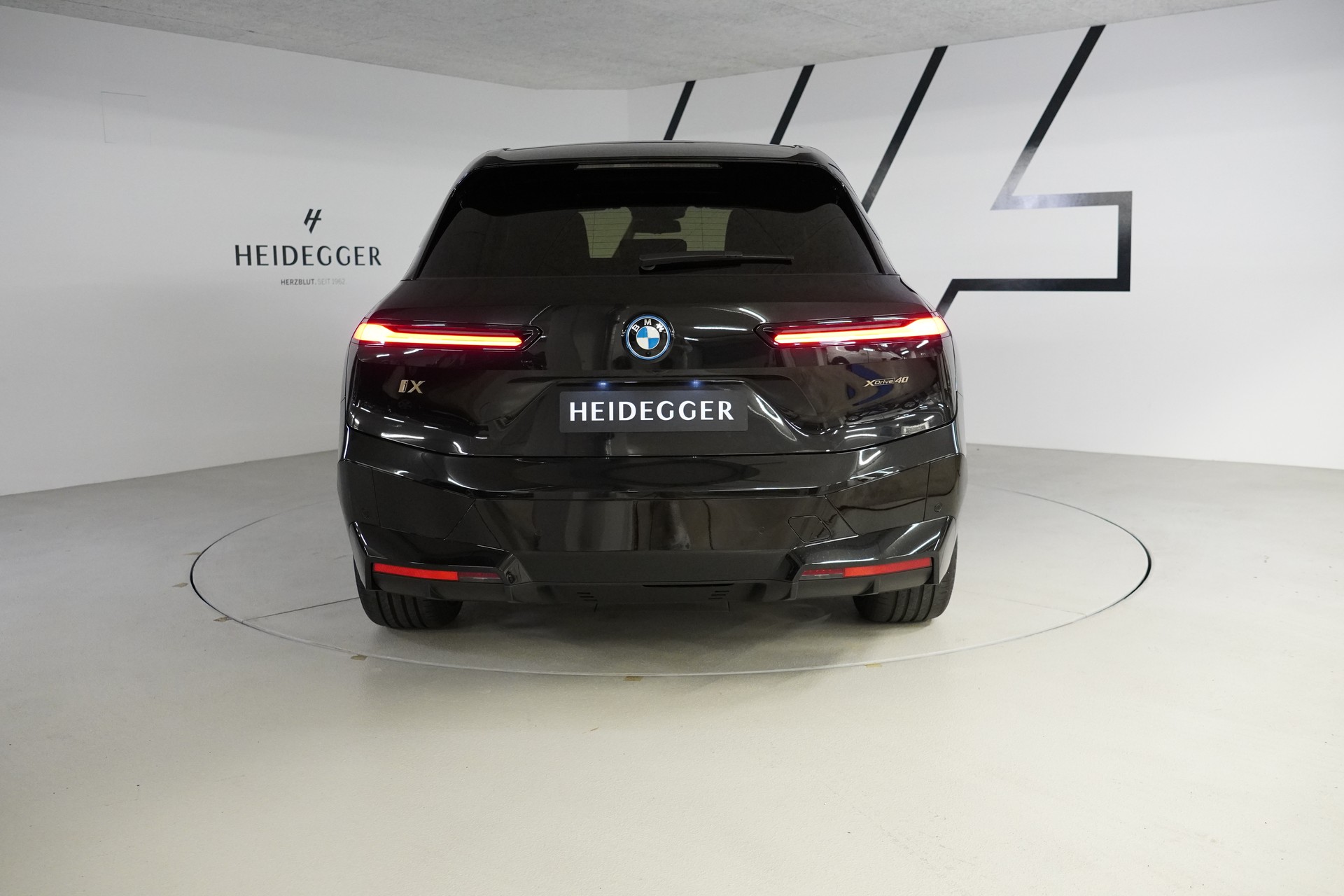 BMW iX xDrive40 Launch Edition - 6