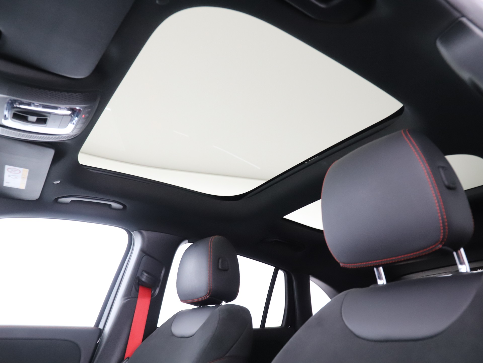 MERCEDES-BENZ GLA 45 S AMG 4Matic+ - 15