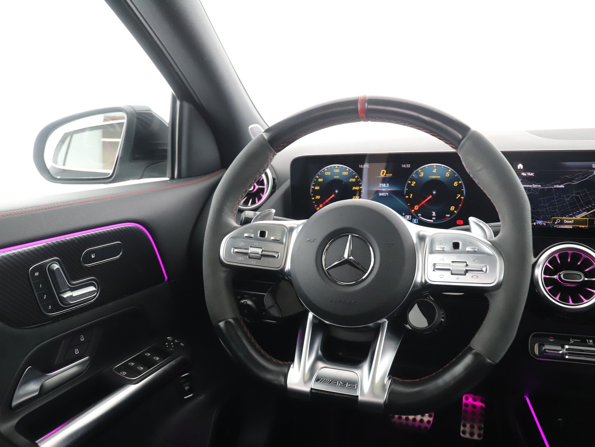 MERCEDES-BENZ GLA 45 S AMG 4Matic+ - 13