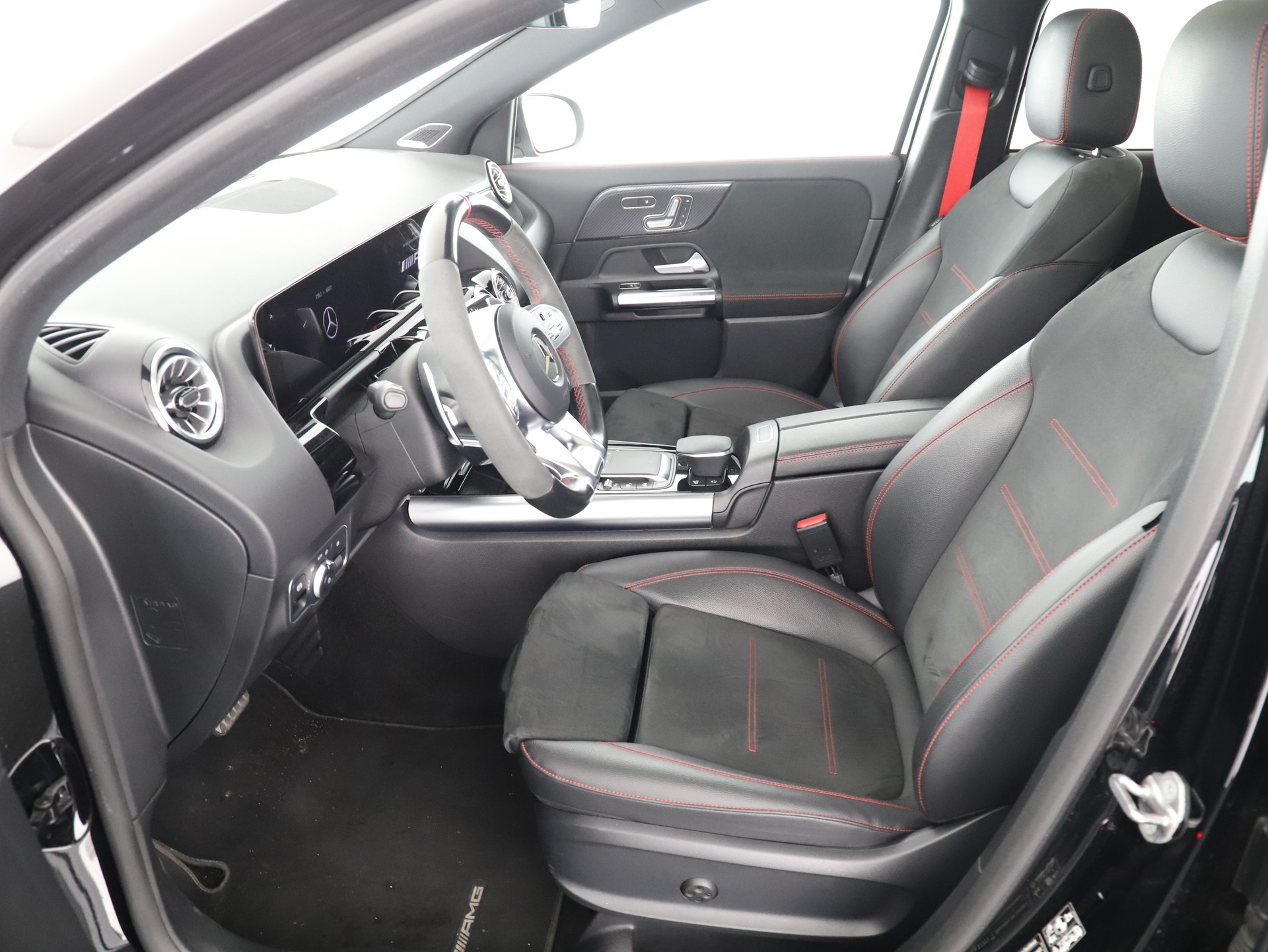 MERCEDES-BENZ GLA 45 S AMG 4Matic+ - 10