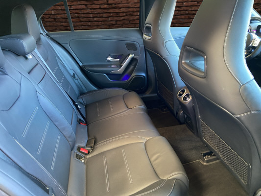 MERCEDES-BENZ A 35 AMG 4Matic - 13